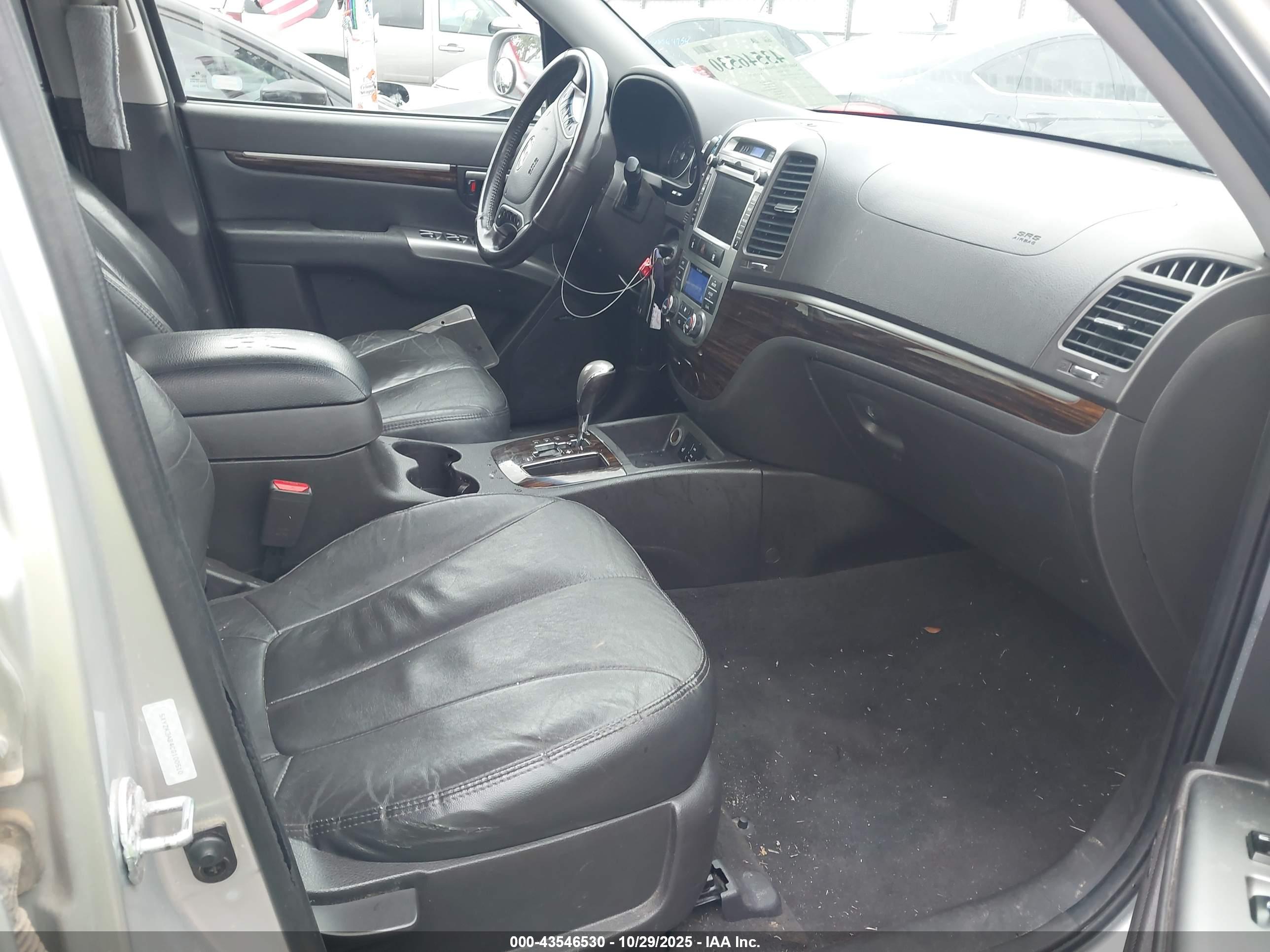 HYUNDAI SANTA image 5