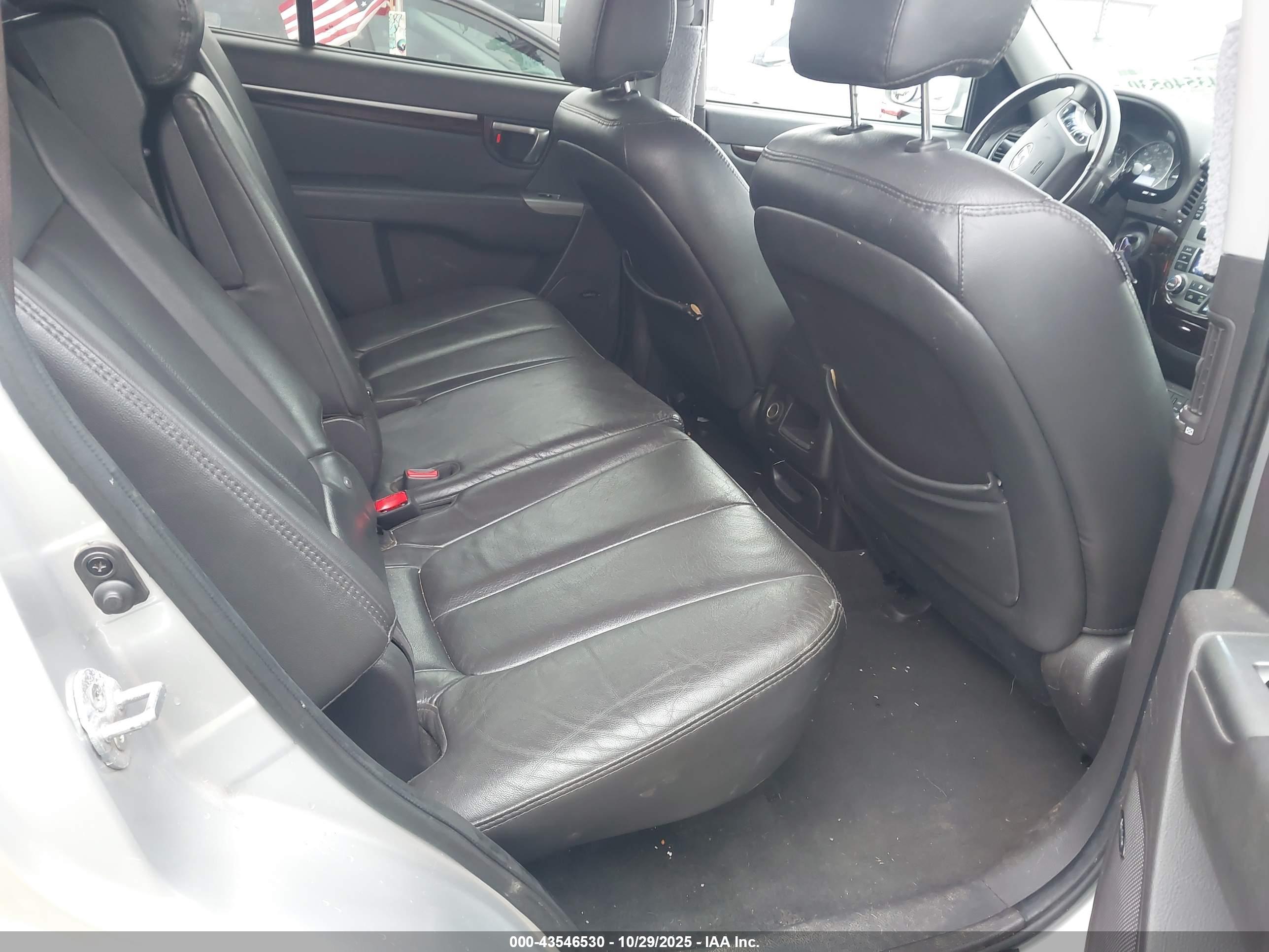 HYUNDAI SANTA image 8