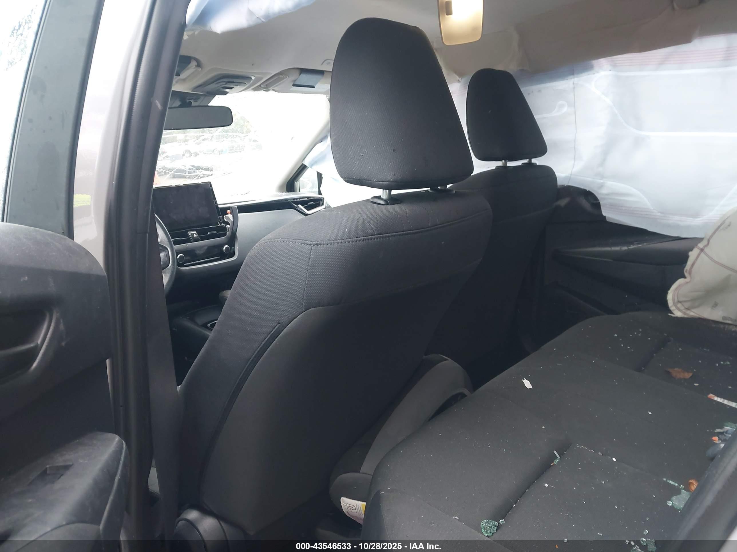 TOYOTA COROLLA image 8