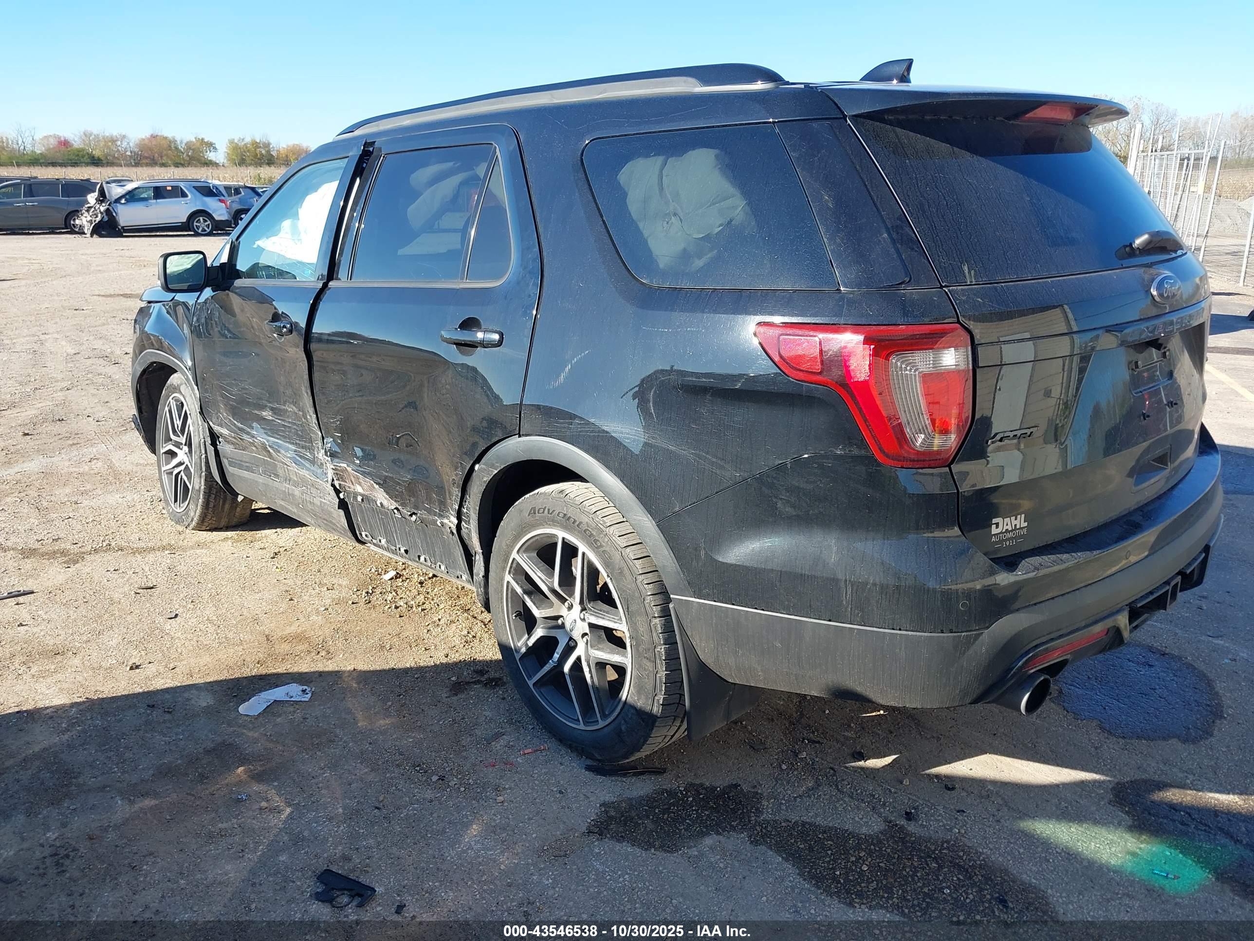 FORD EXPLORER image 3