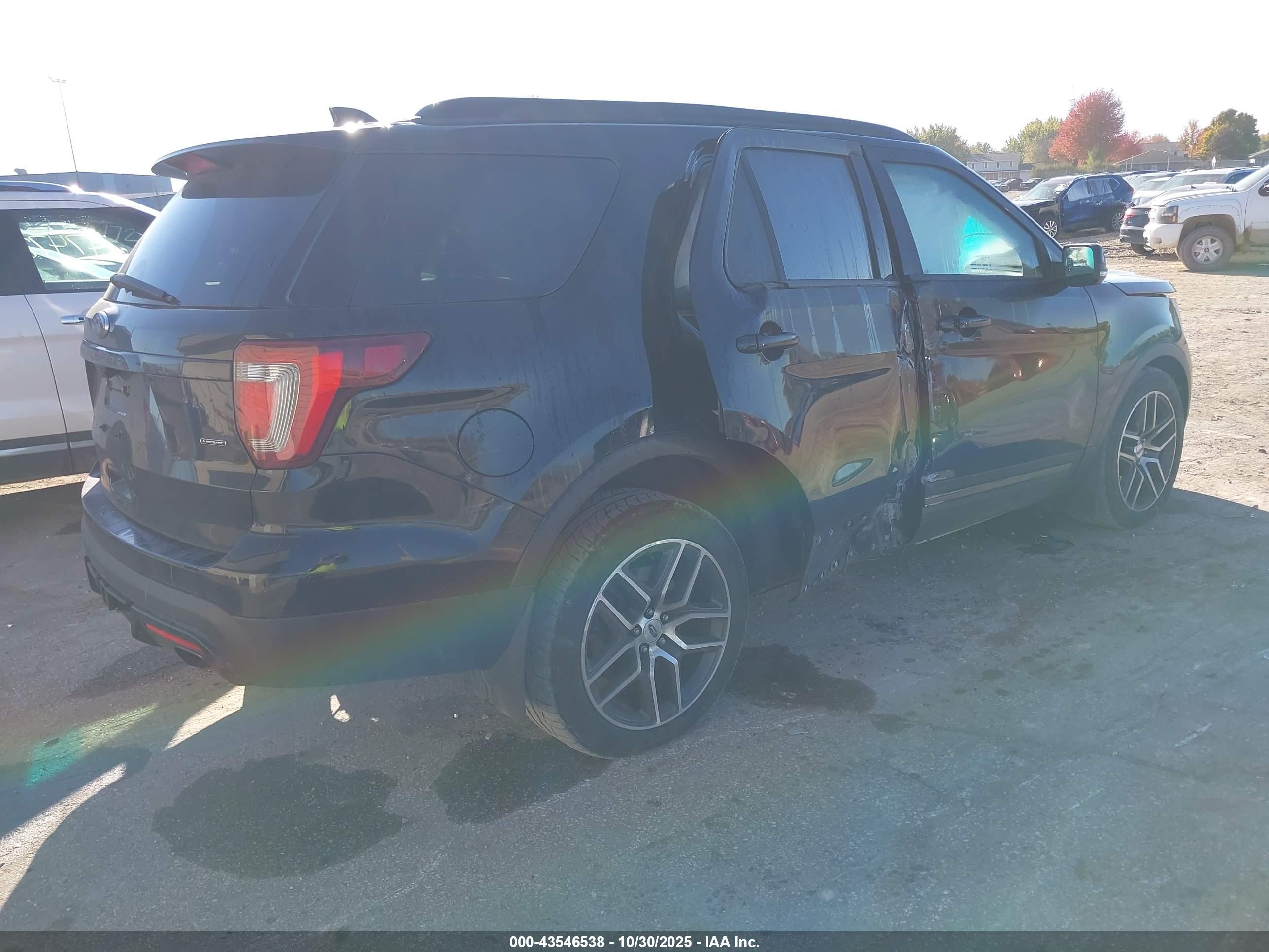 FORD EXPLORER image 4