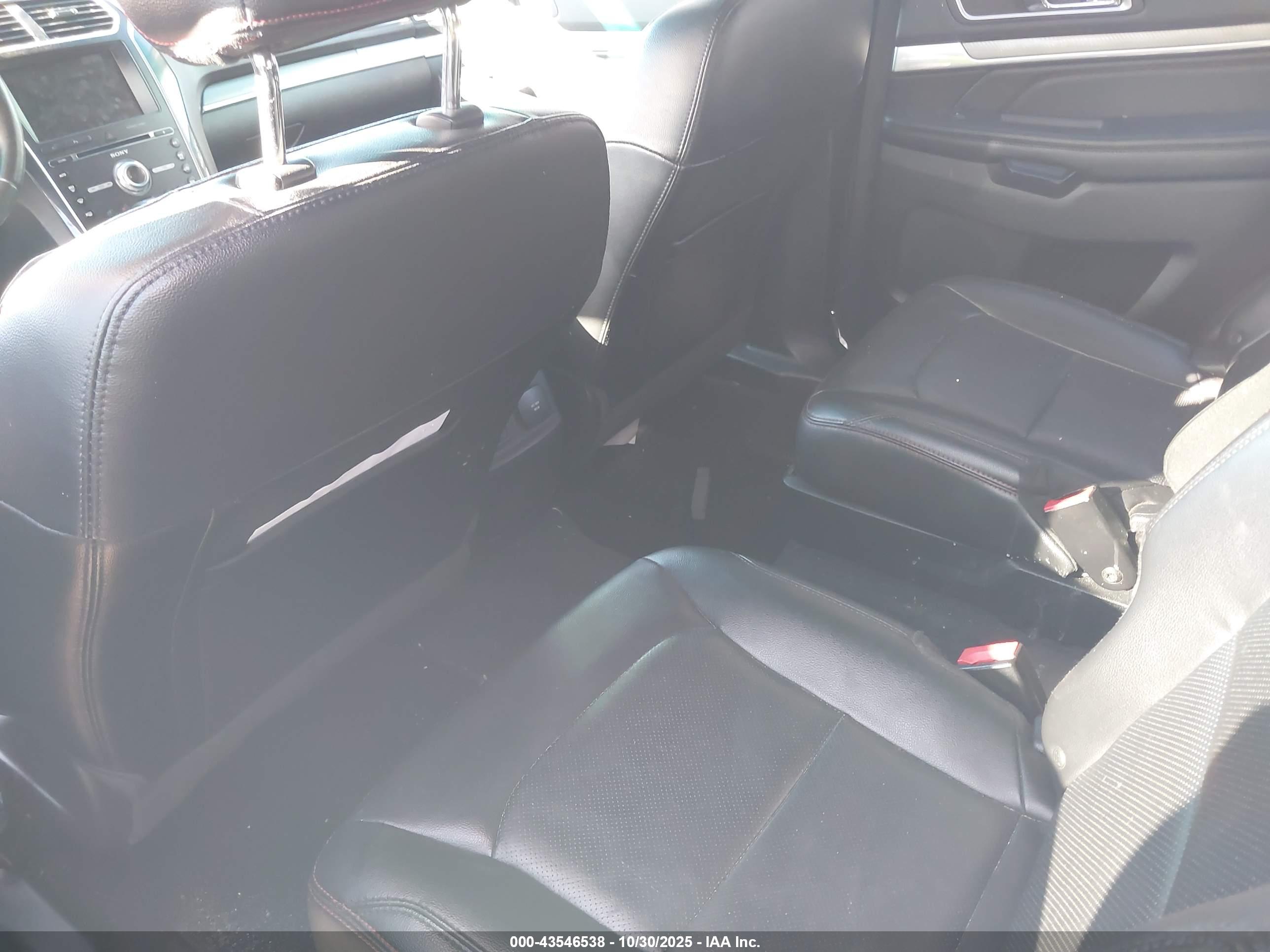 FORD EXPLORER image 8