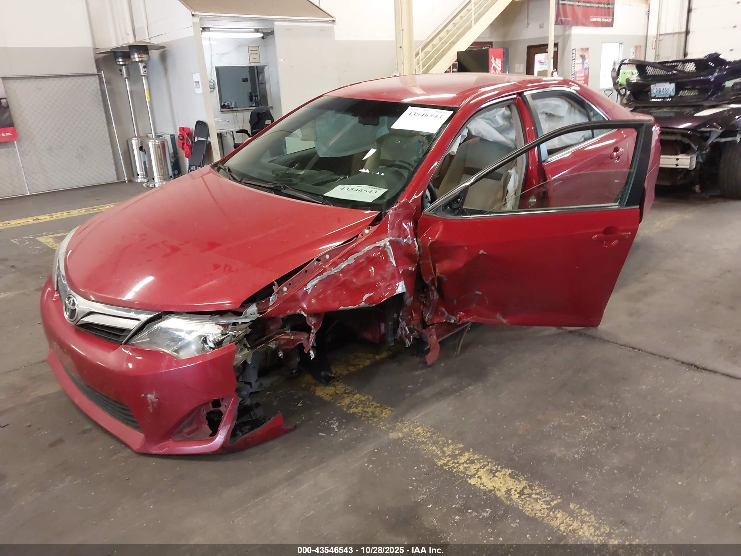 TOYOTA CAMRY image 2