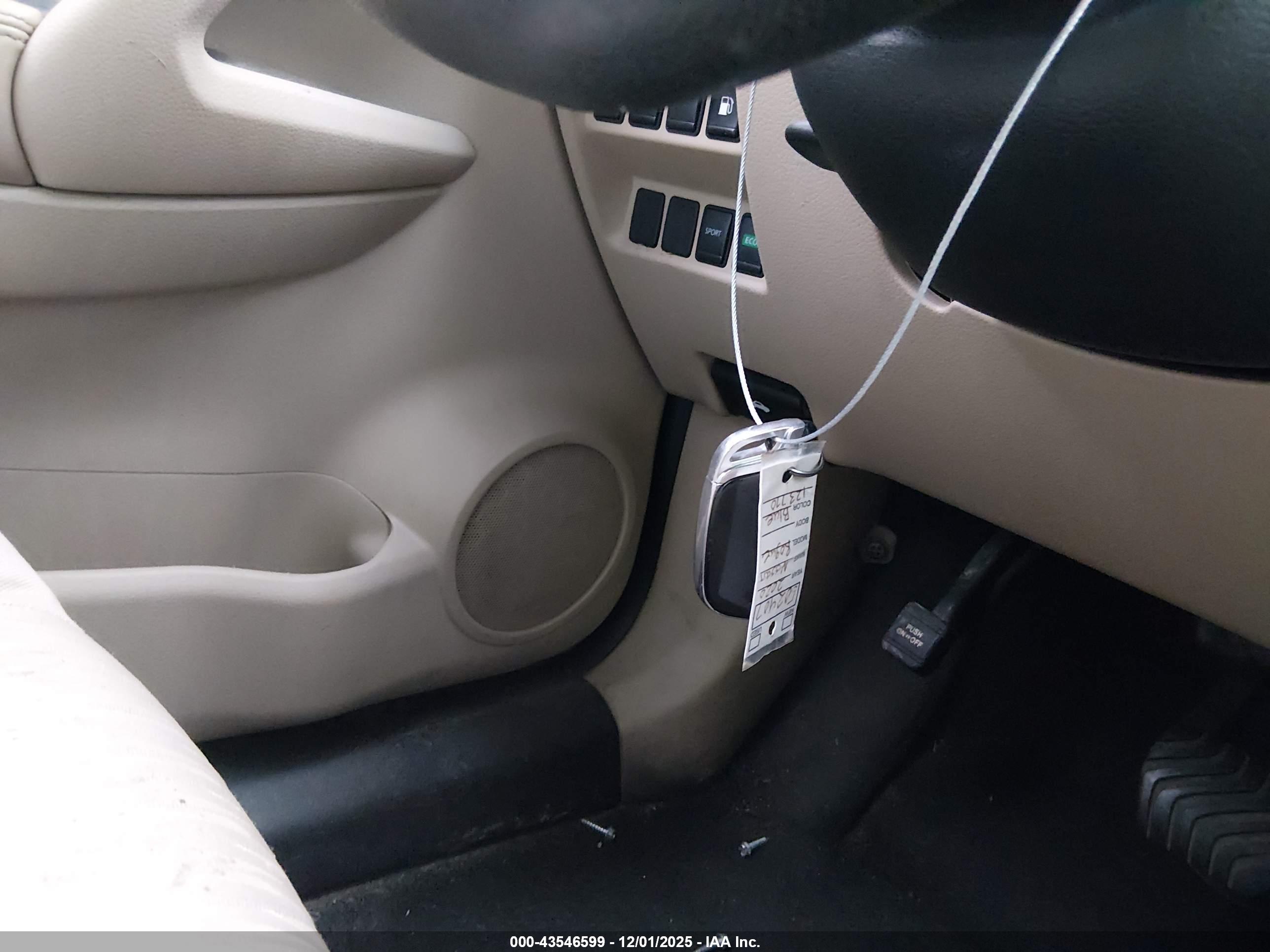 NISSAN ROGUE image 11