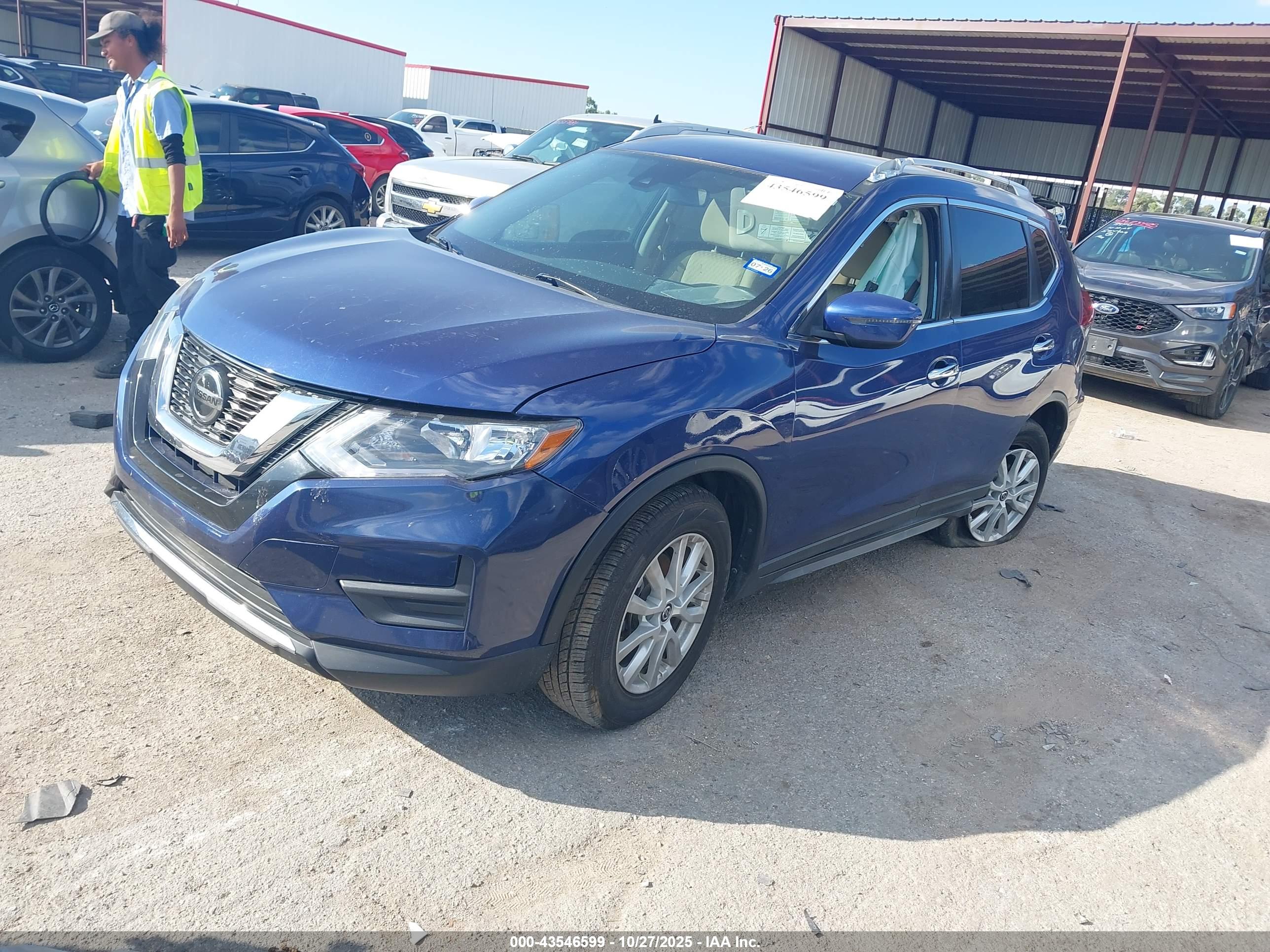 NISSAN ROGUE image 2