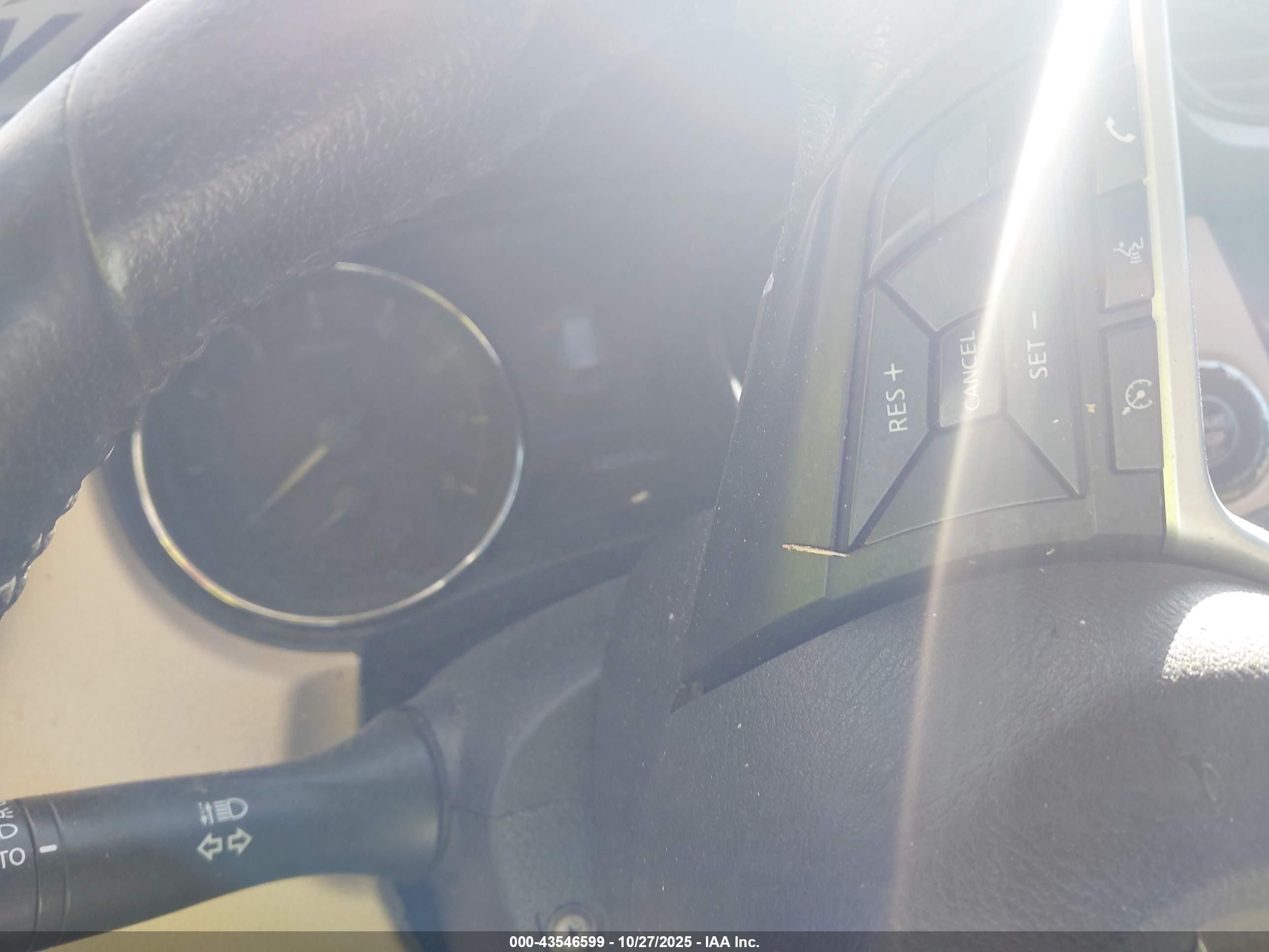 NISSAN ROGUE image 7