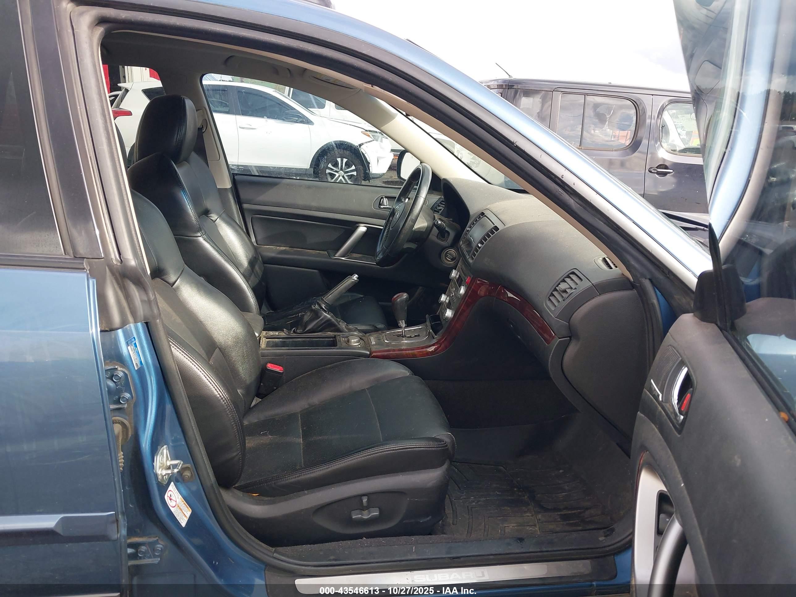 SUBARU OUTBACK image 5