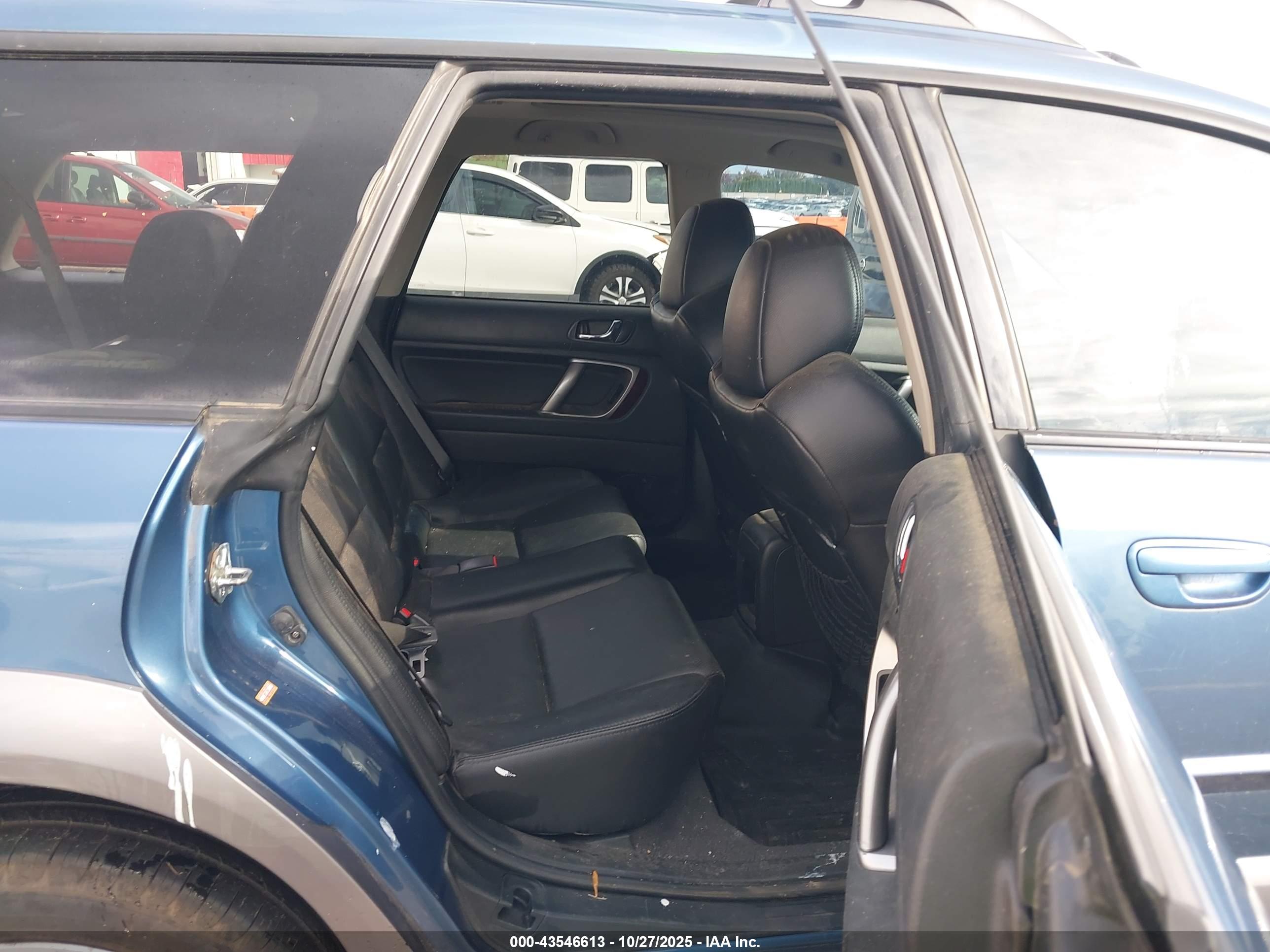 SUBARU OUTBACK image 8