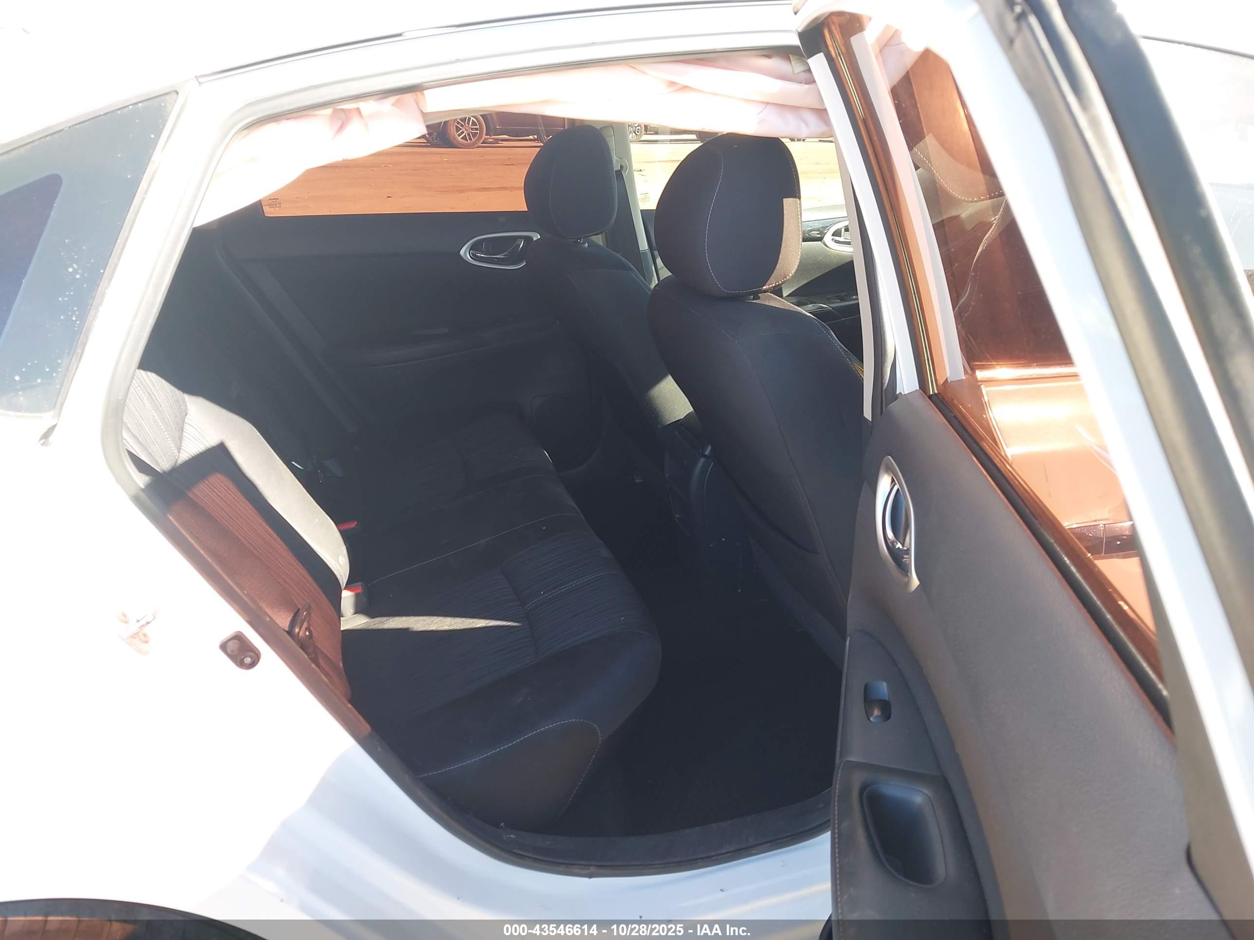 NISSAN SENTRA image 8