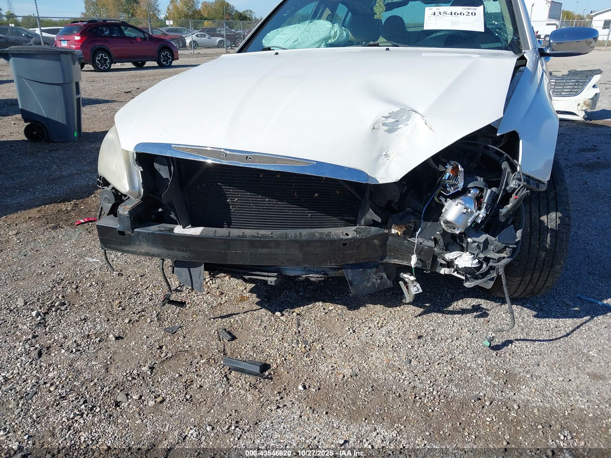 CHRYSLER 200 image 6