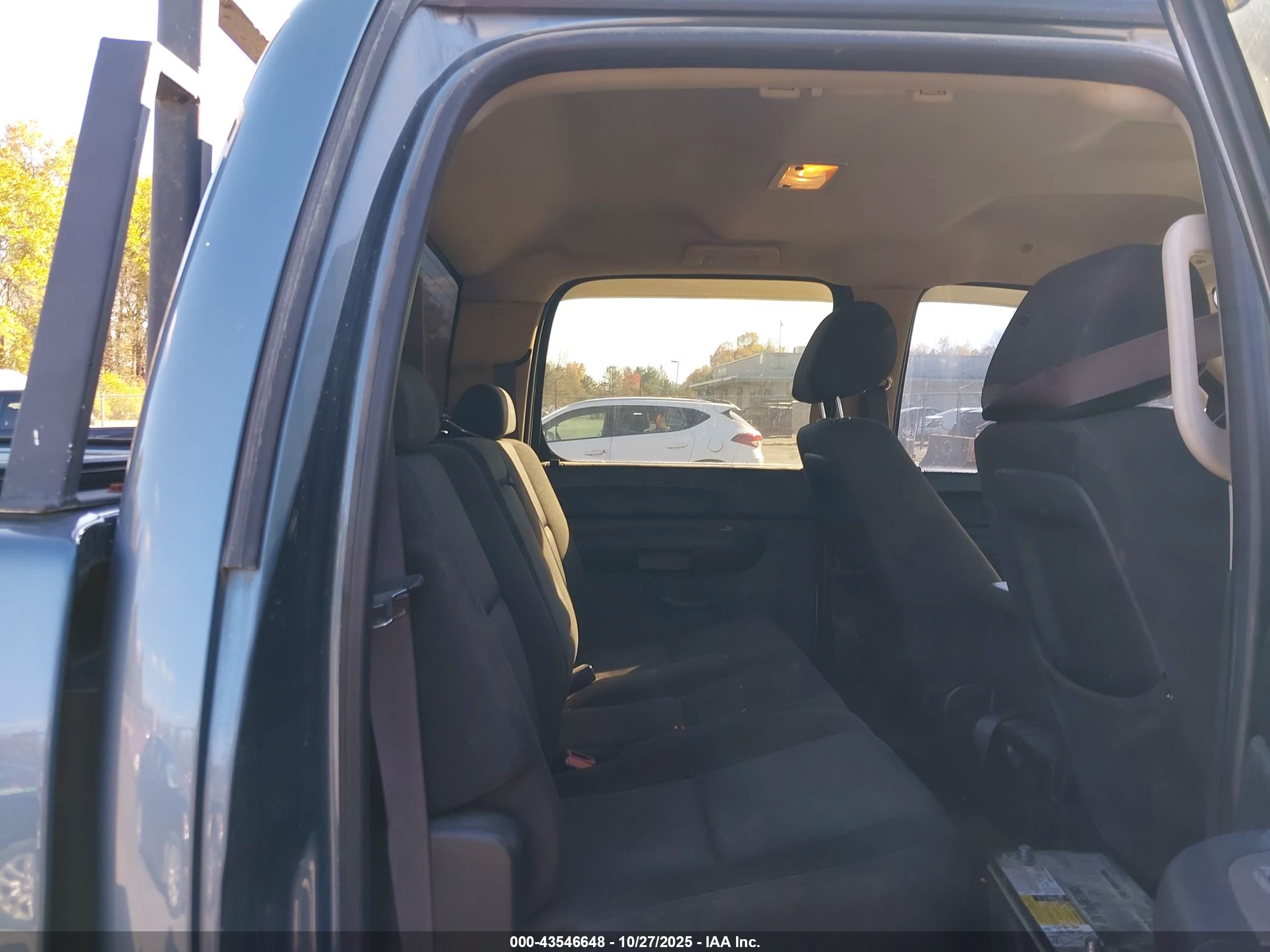 GMC SIERRA image 8