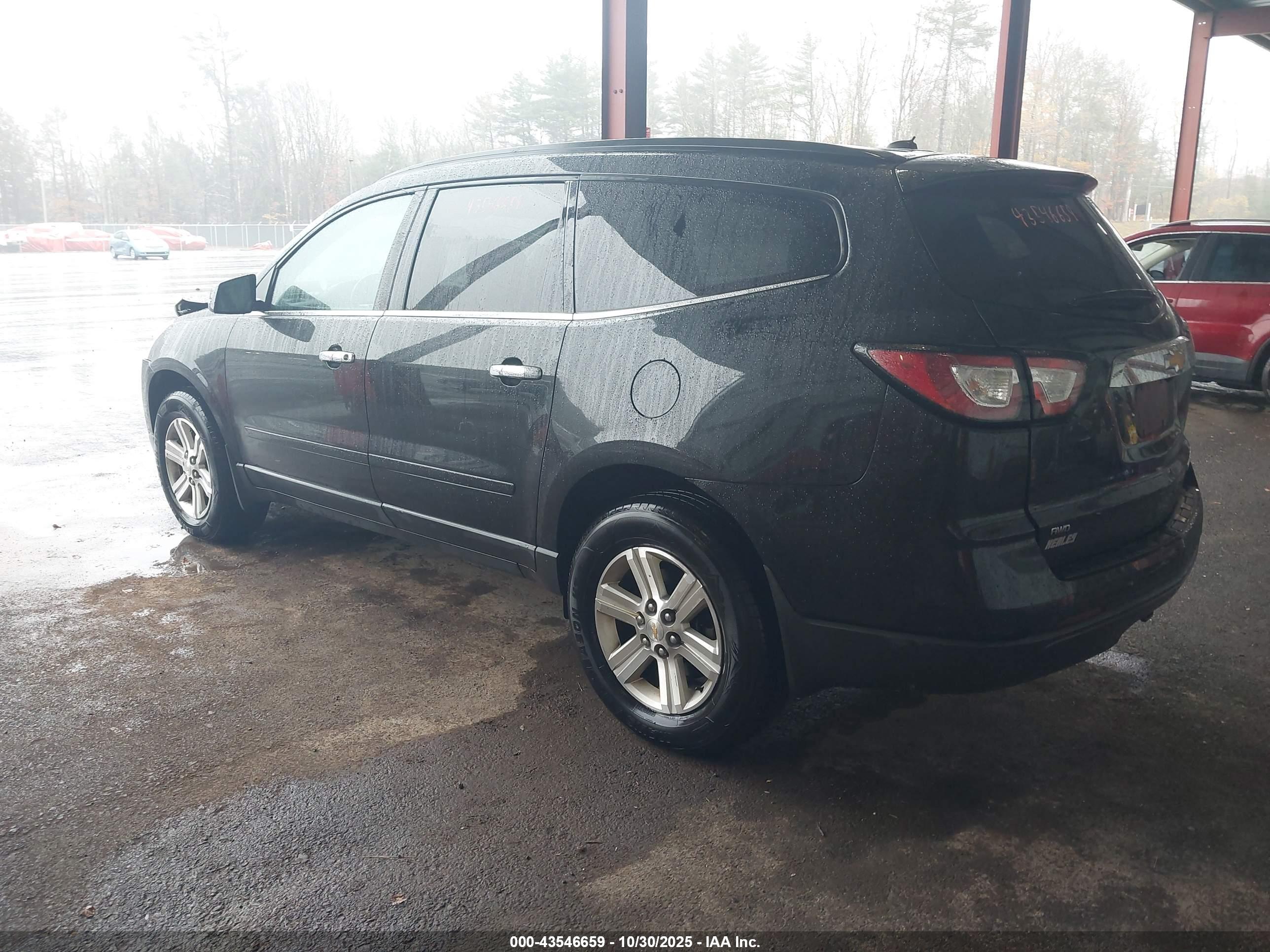 CHEVROLET TRAVERSE image 3