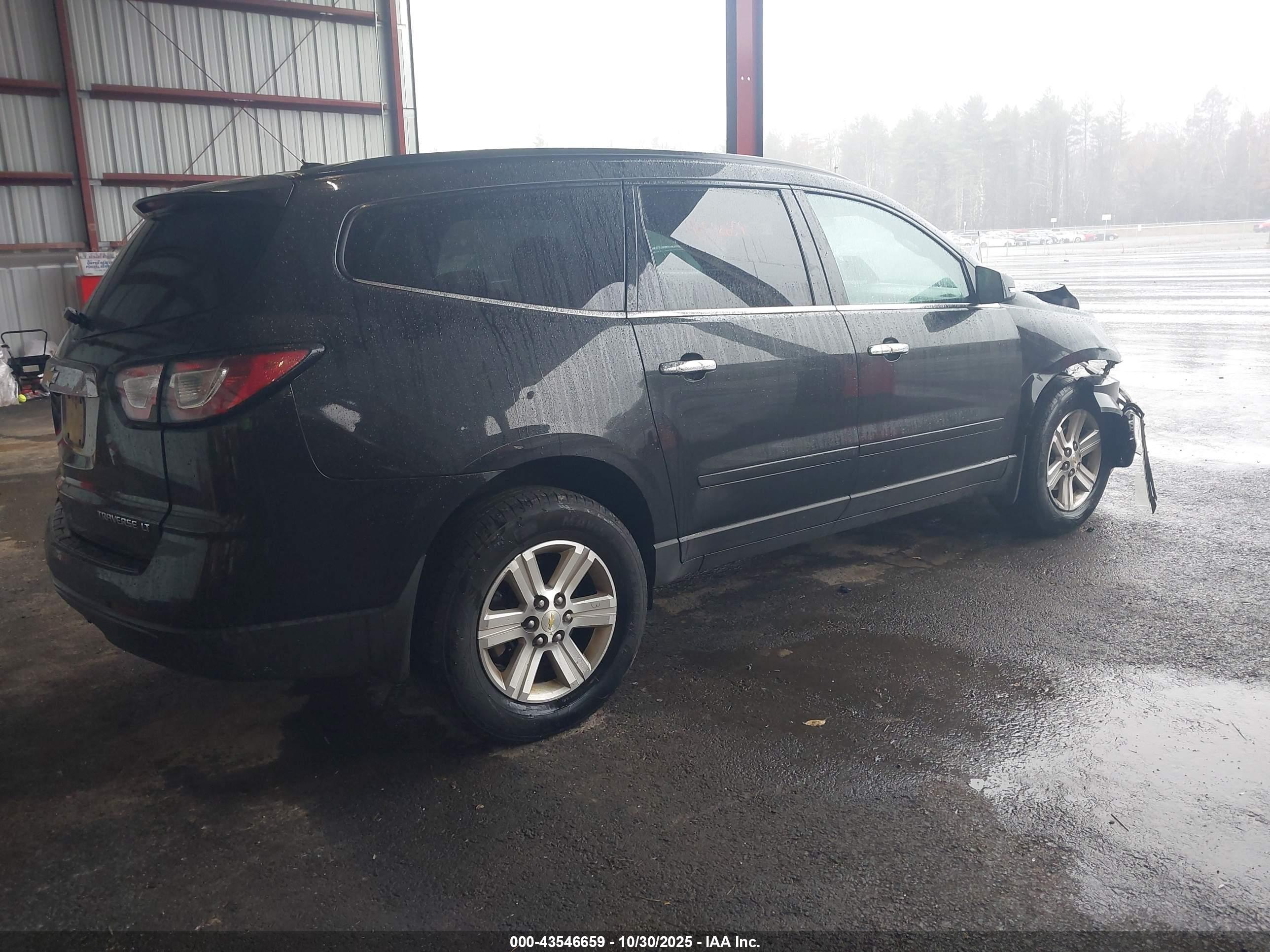 CHEVROLET TRAVERSE image 4