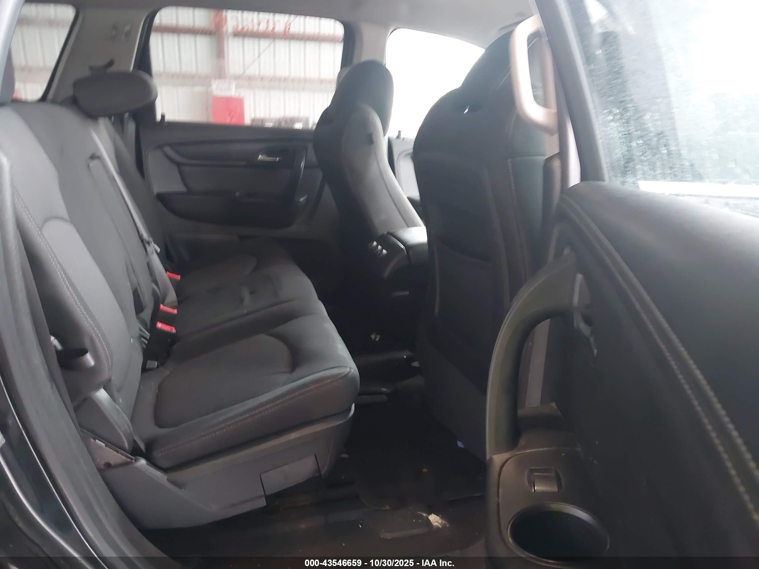 CHEVROLET TRAVERSE image 8