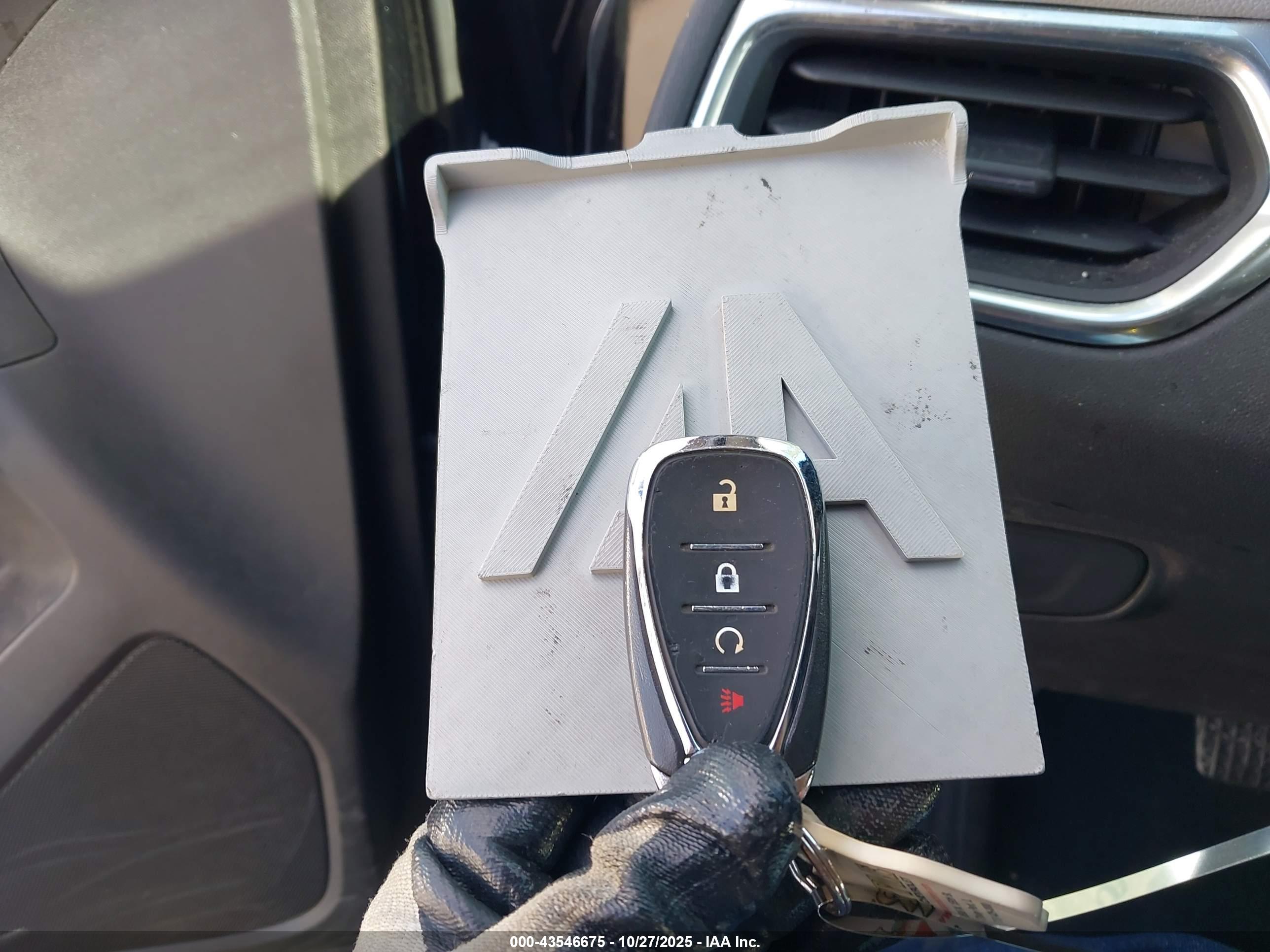 CHEVROLET EQUINOX image 11