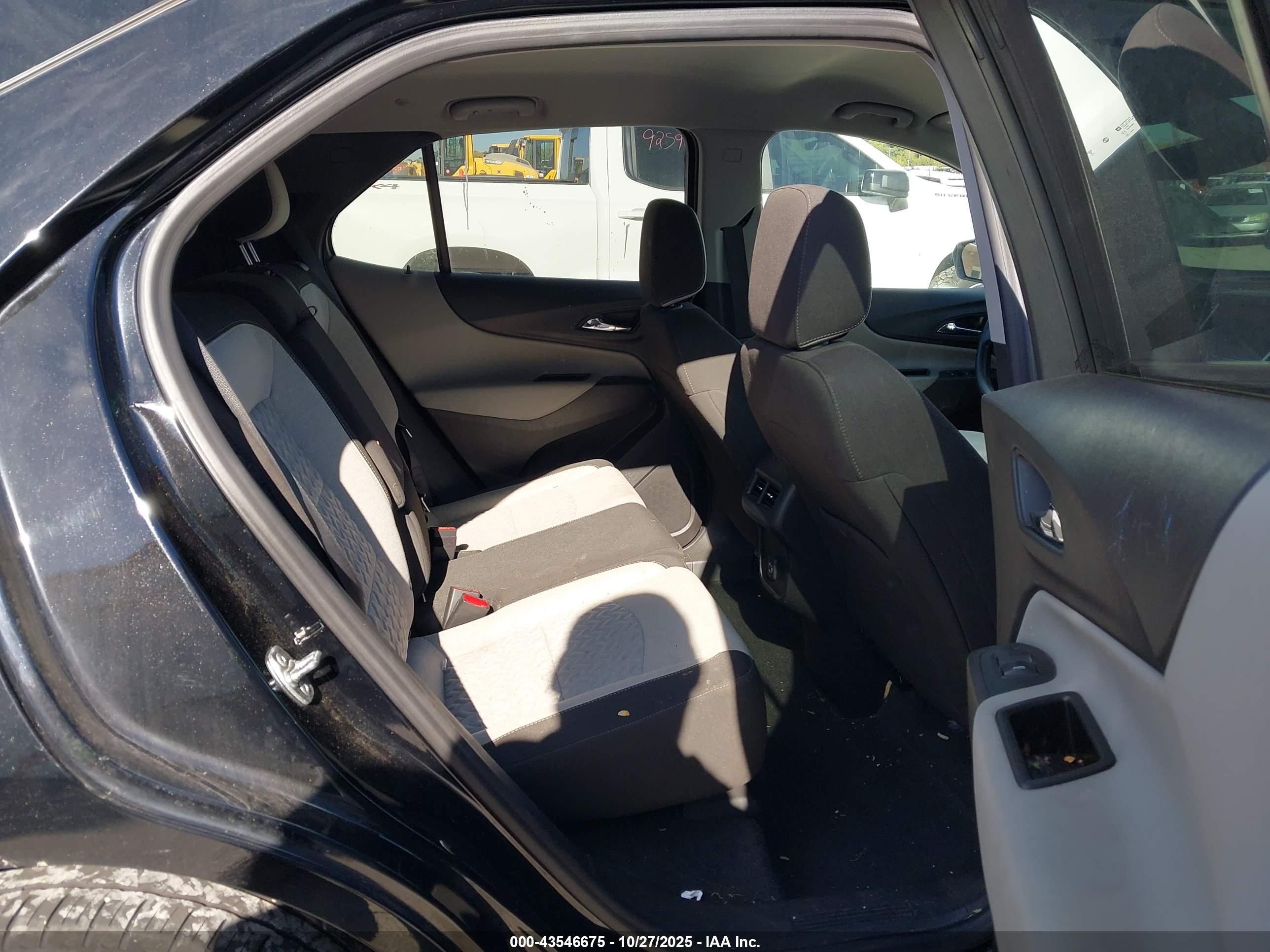 CHEVROLET EQUINOX image 8