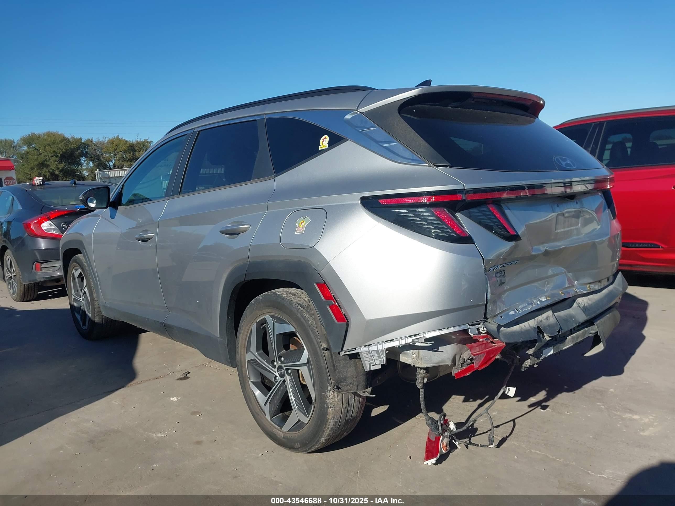 HYUNDAI TUCSON image 3