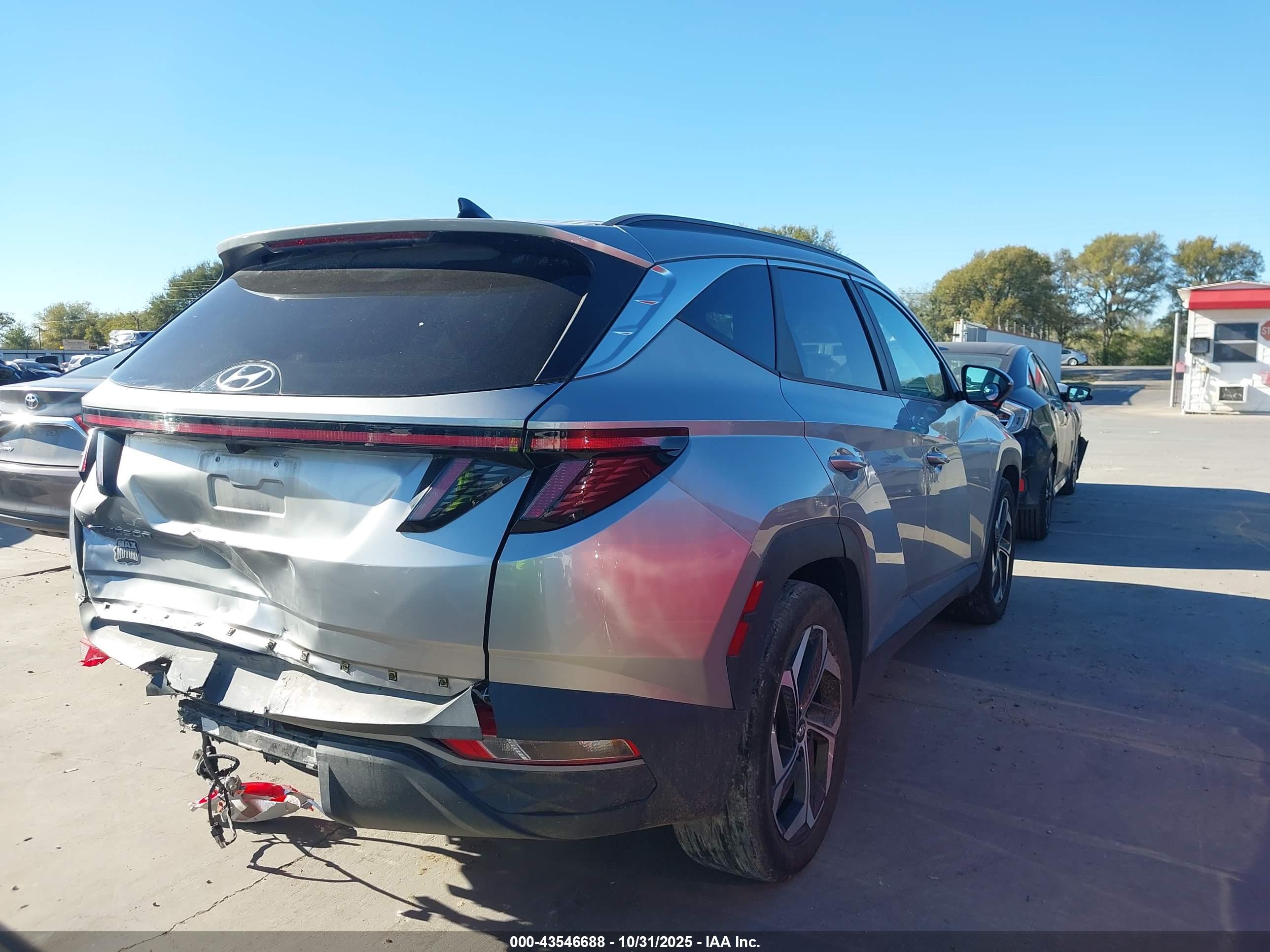 HYUNDAI TUCSON image 4