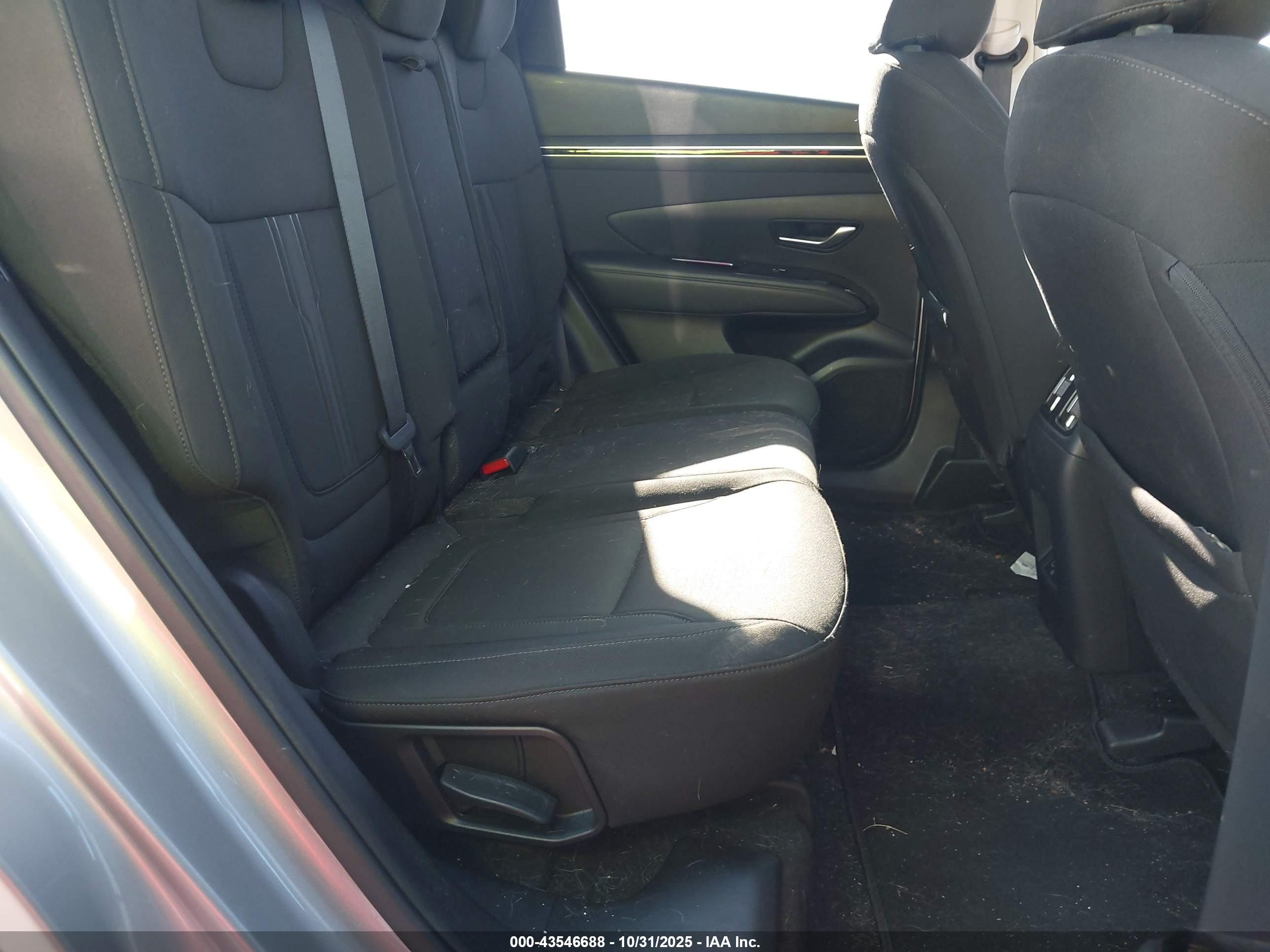 HYUNDAI TUCSON image 8