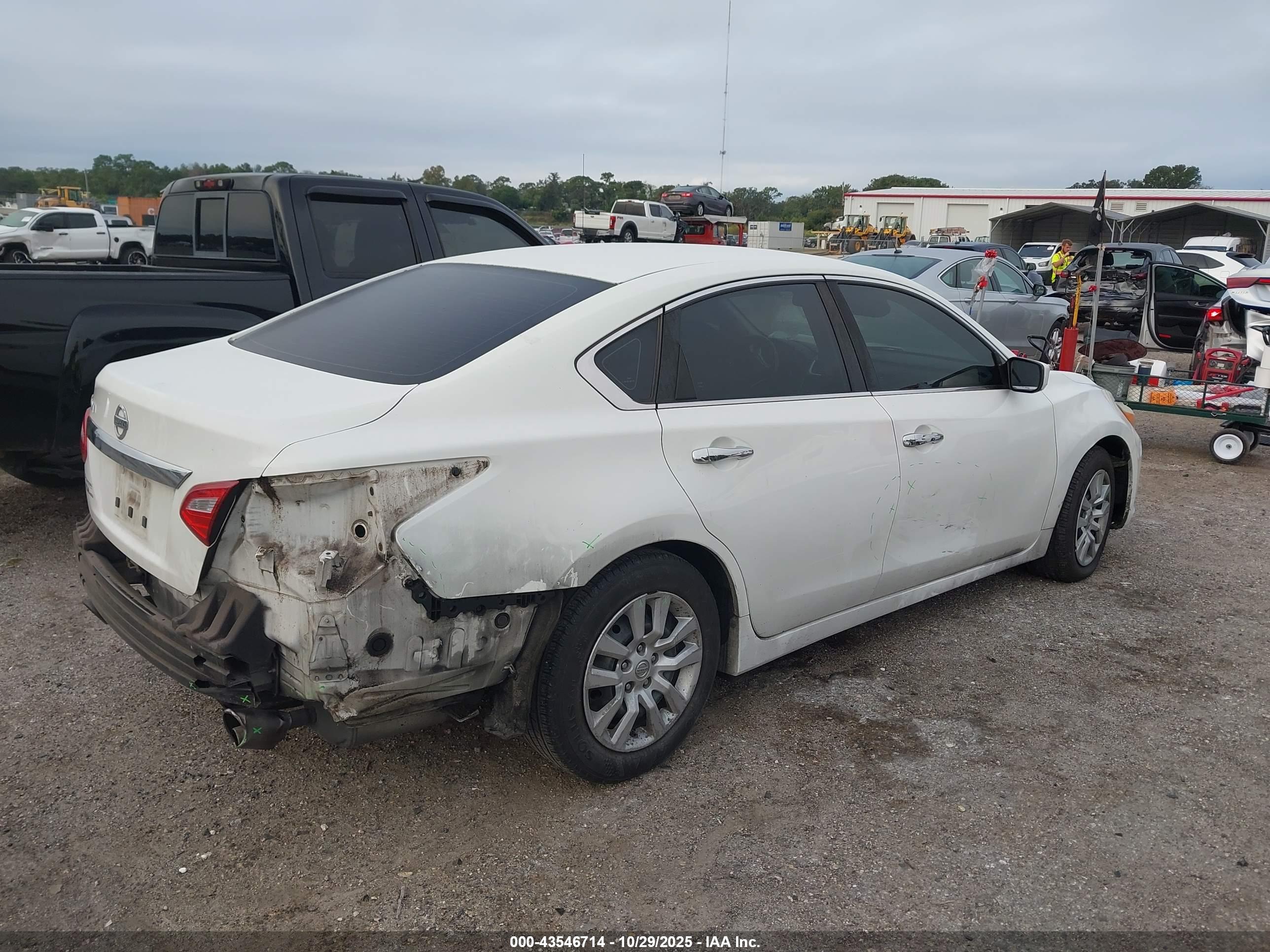 NISSAN ALTIMA image 4