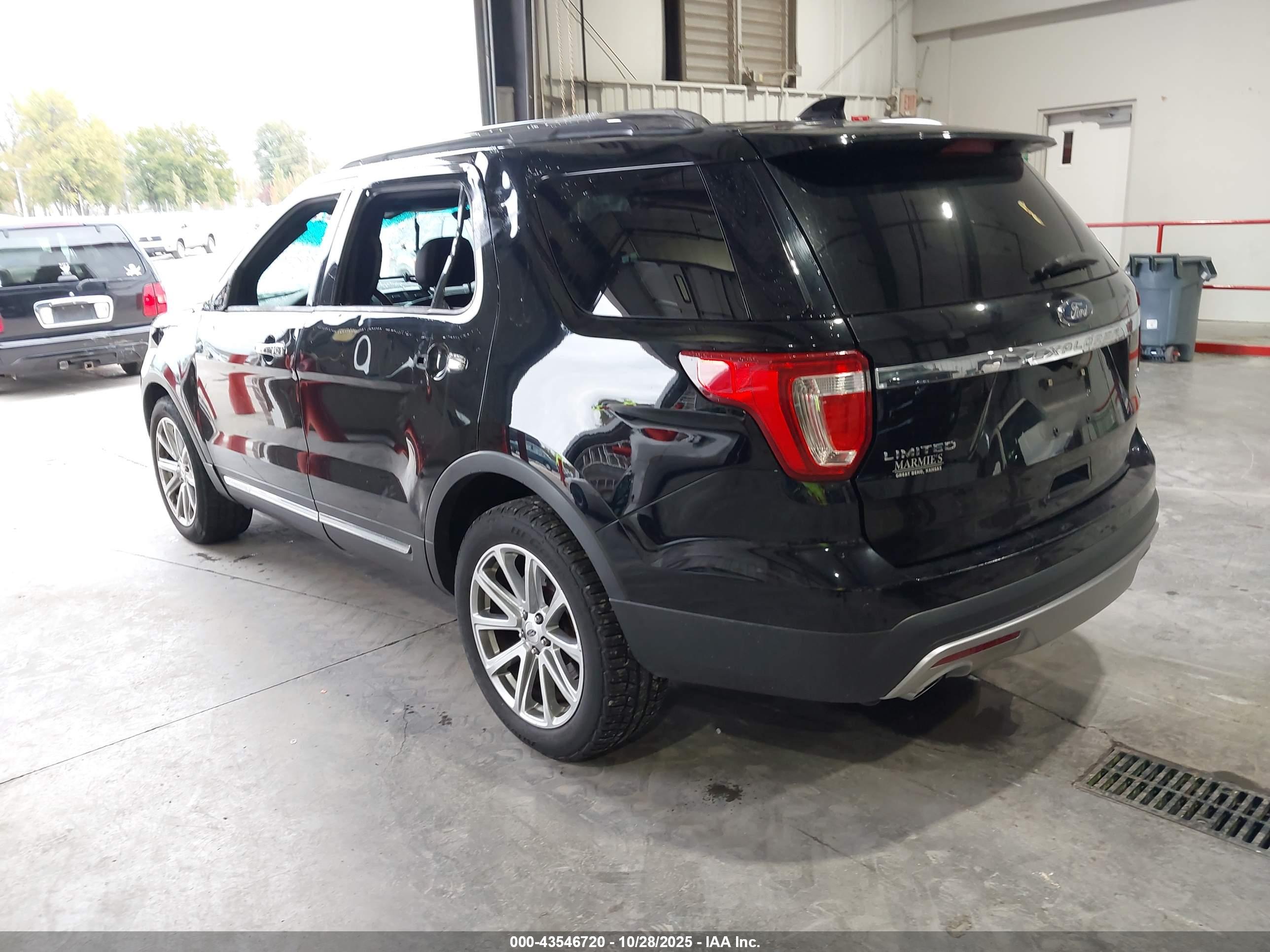 FORD EXPLORER image 3