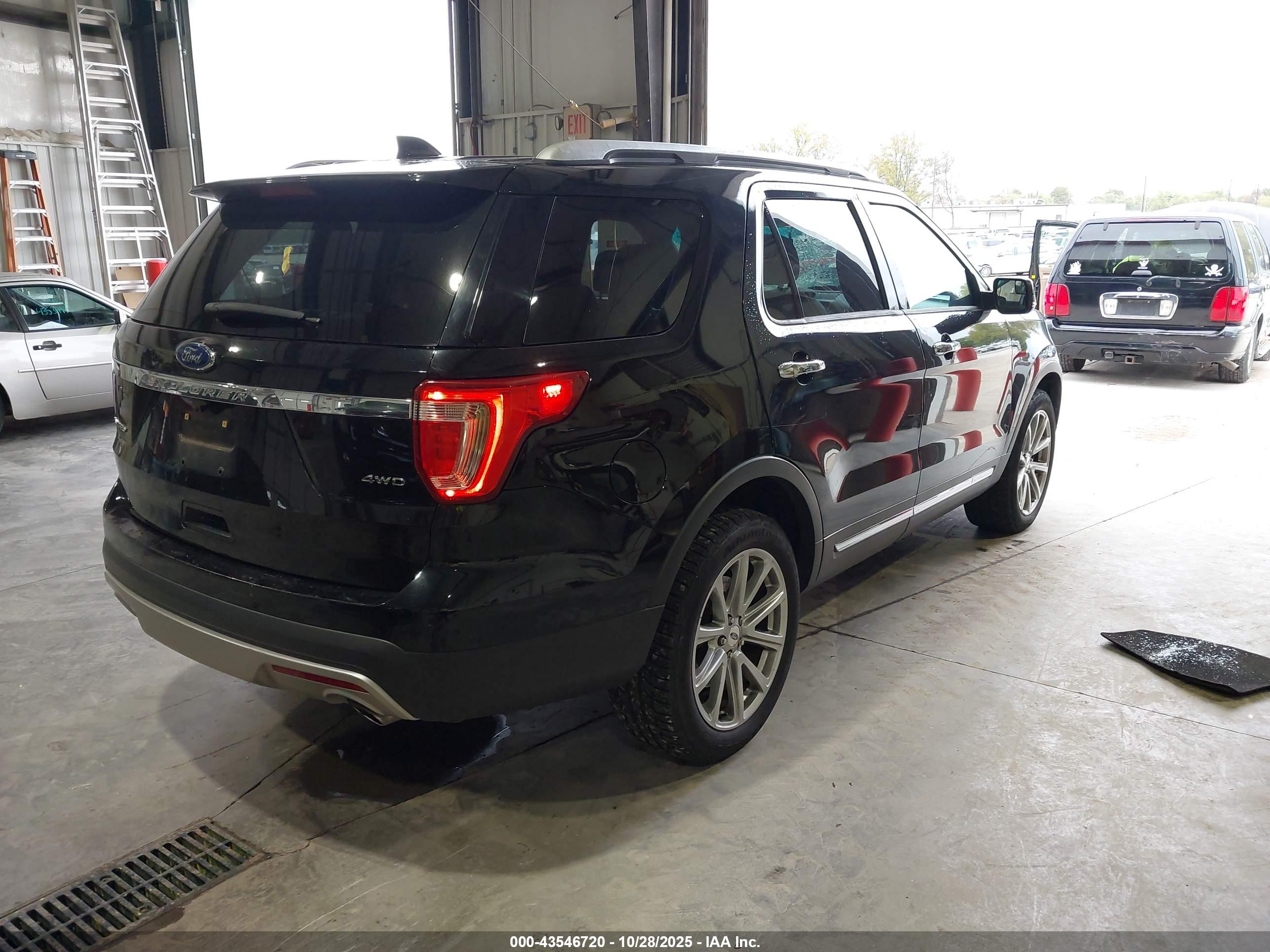FORD EXPLORER image 4