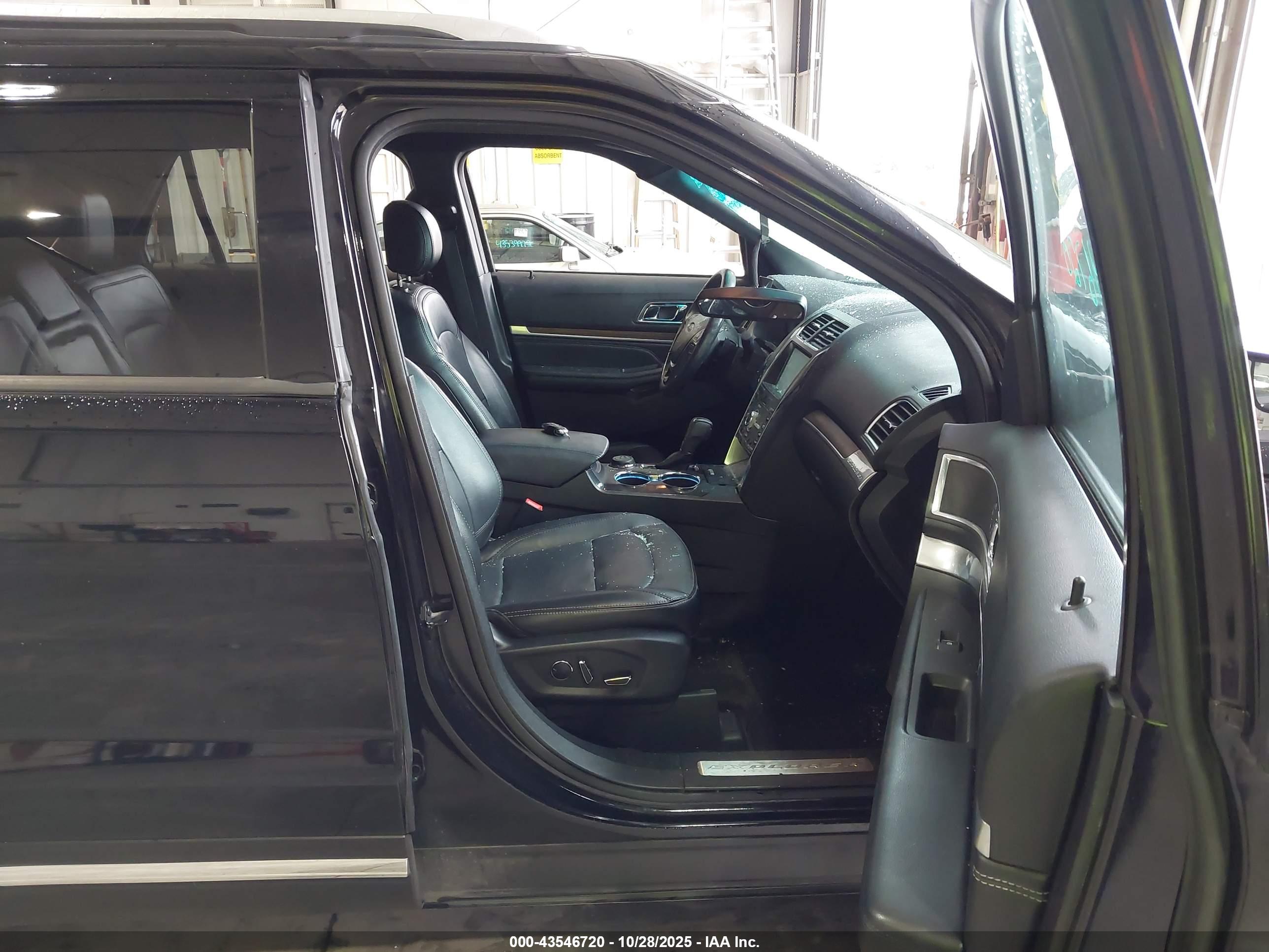 FORD EXPLORER image 5