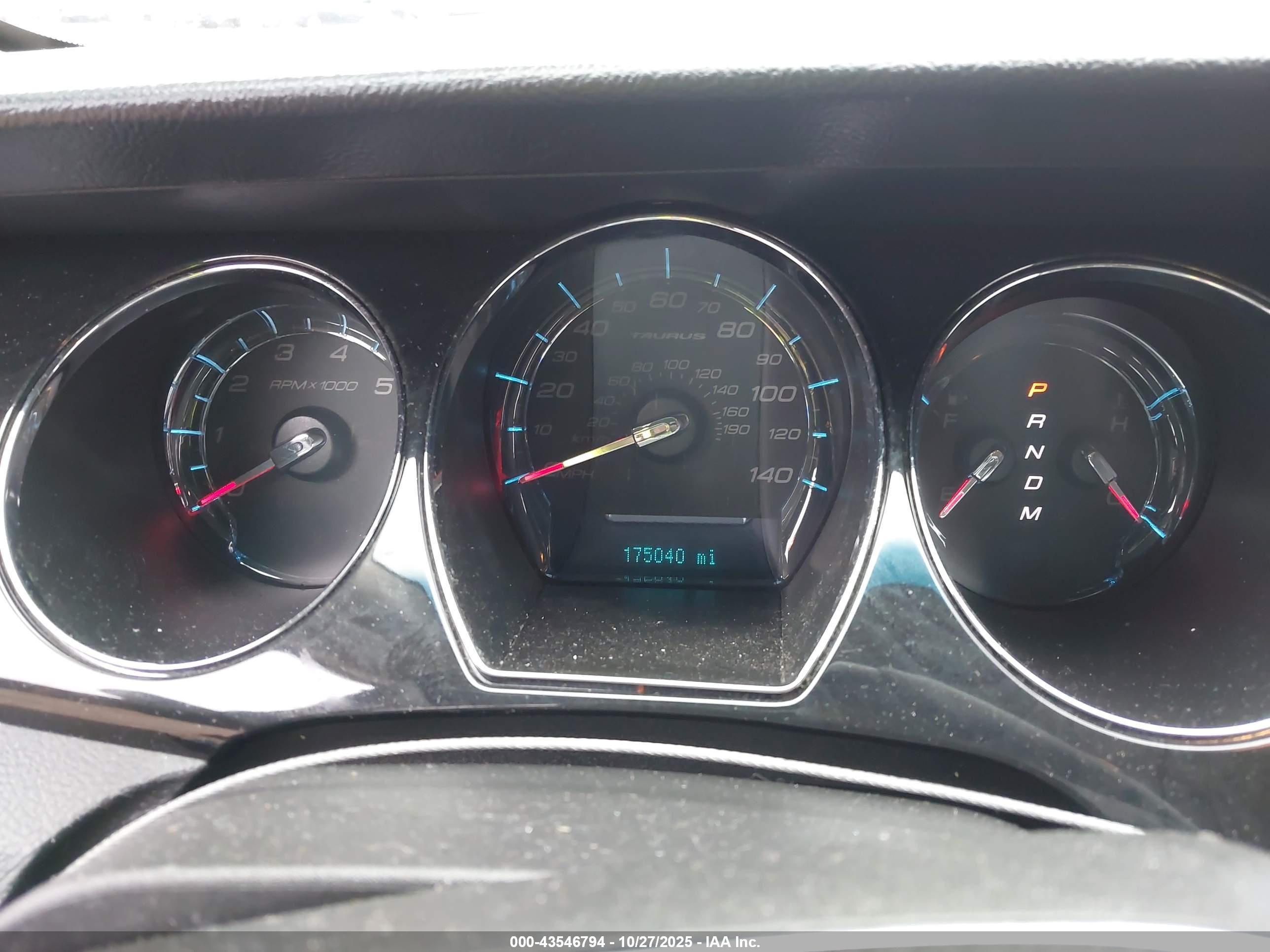 FORD TAURUS image 7