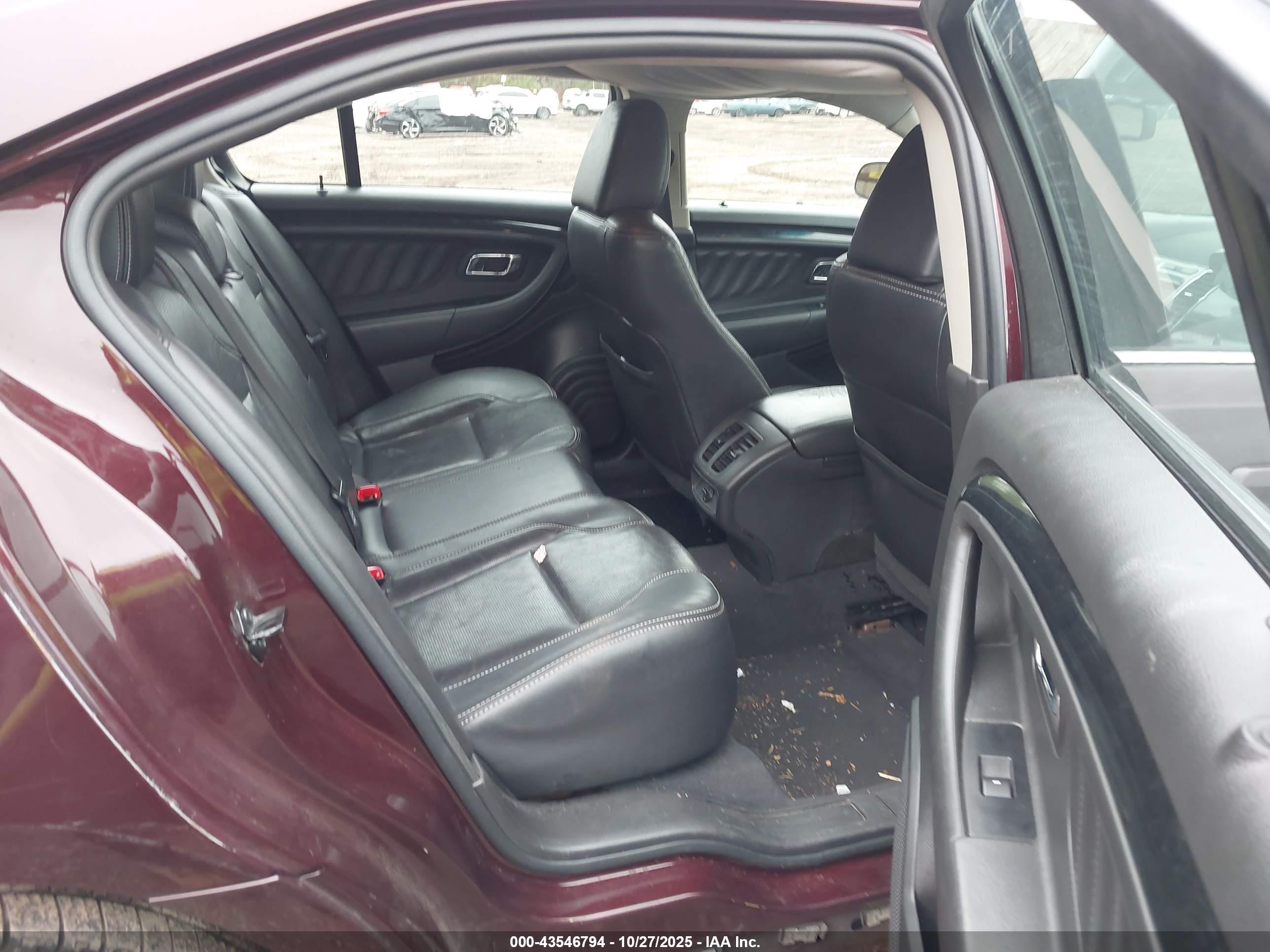 FORD TAURUS image 8