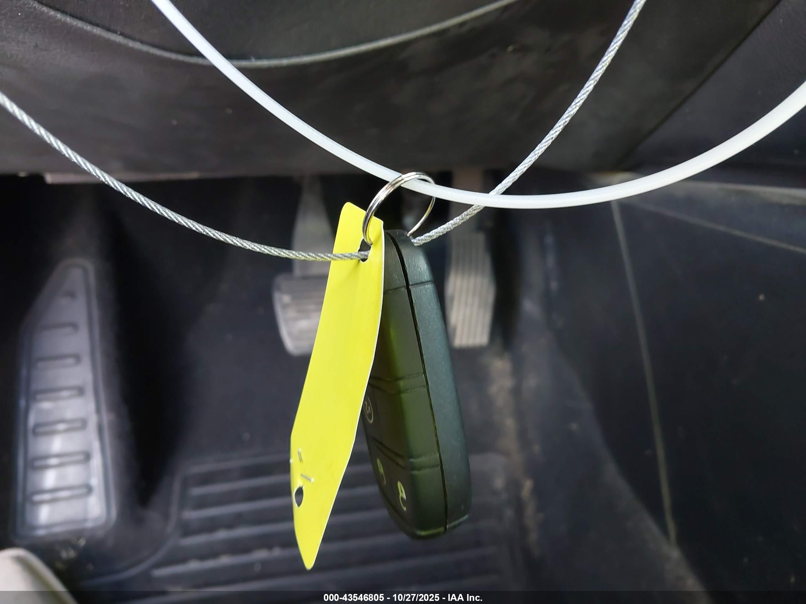 JEEP RENEGADE image 11