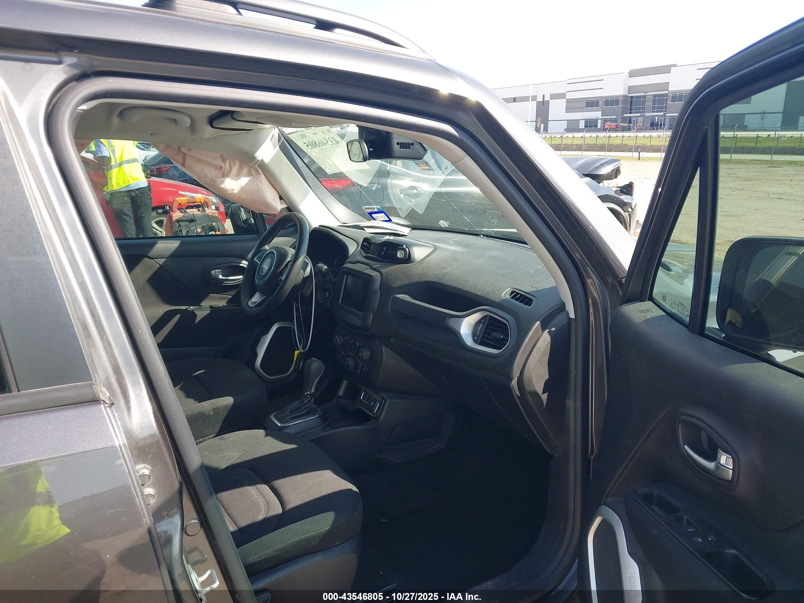 JEEP RENEGADE image 5