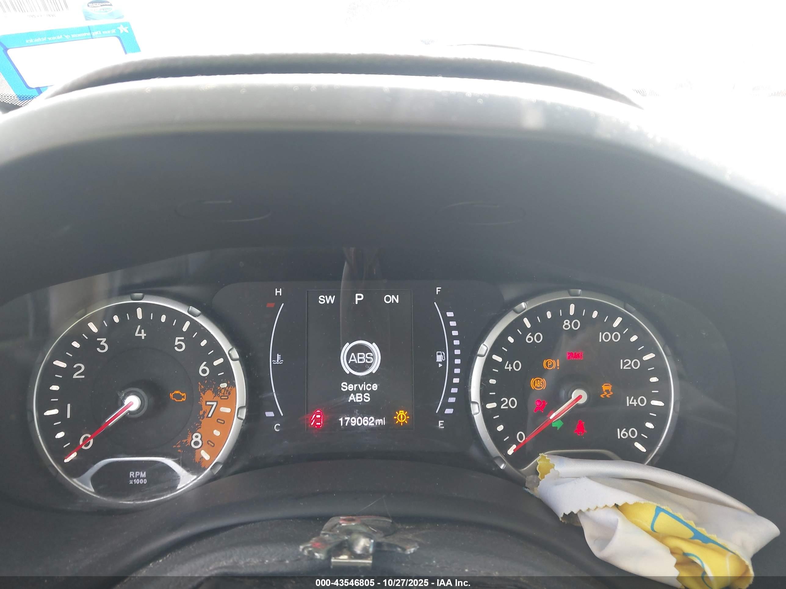 JEEP RENEGADE image 7