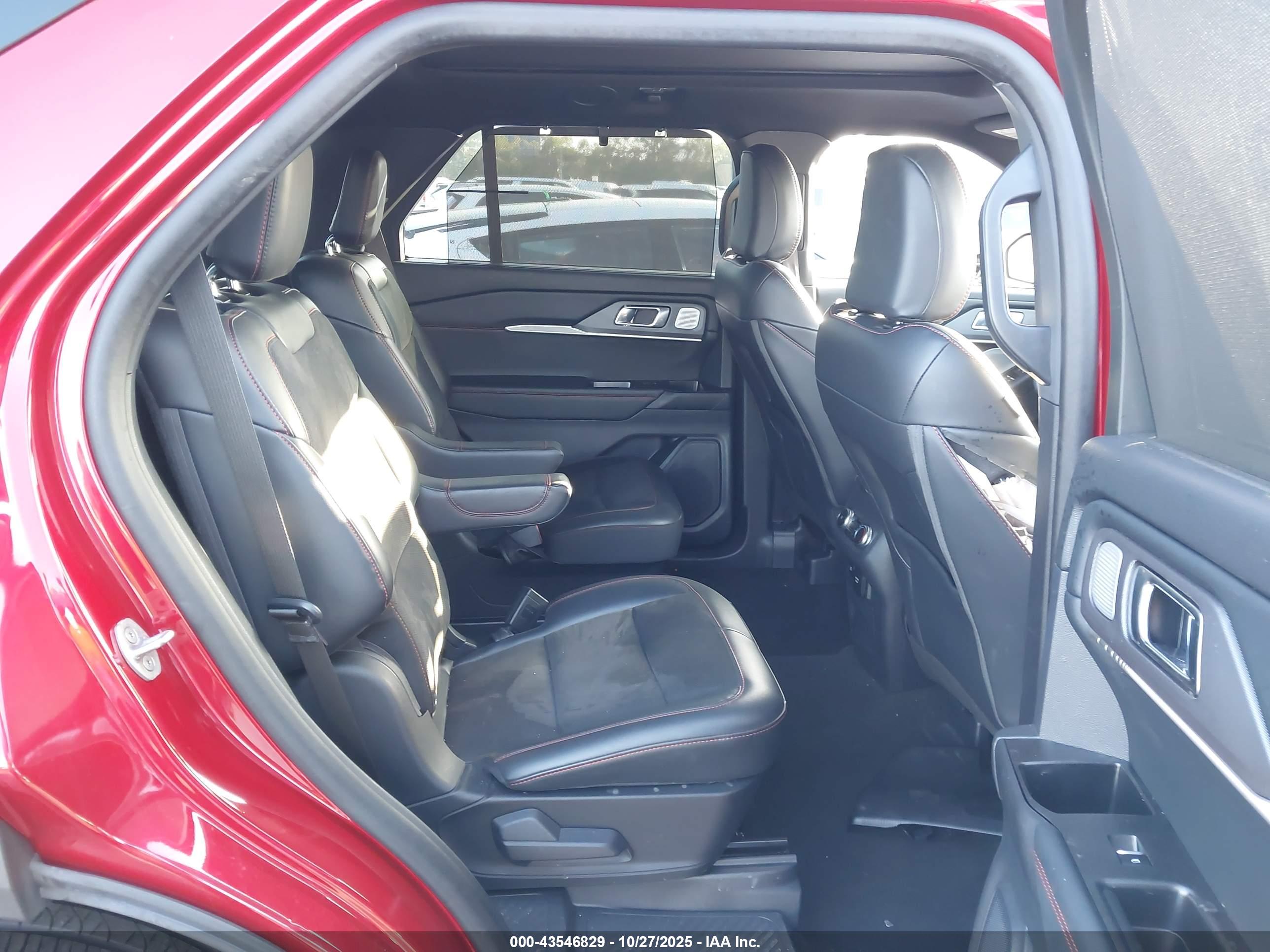 FORD EXPLORER image 8