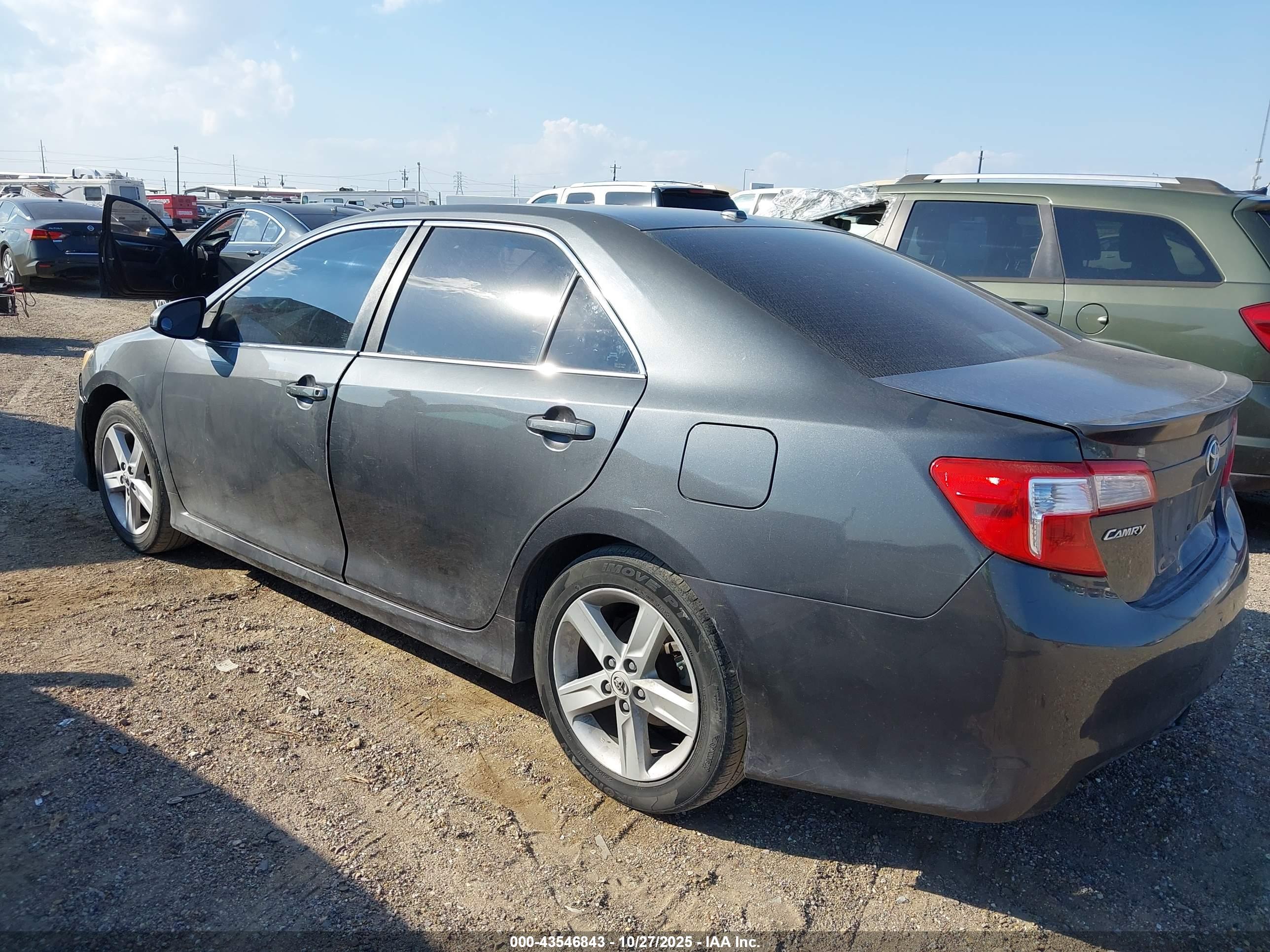 TOYOTA CAMRY image 6