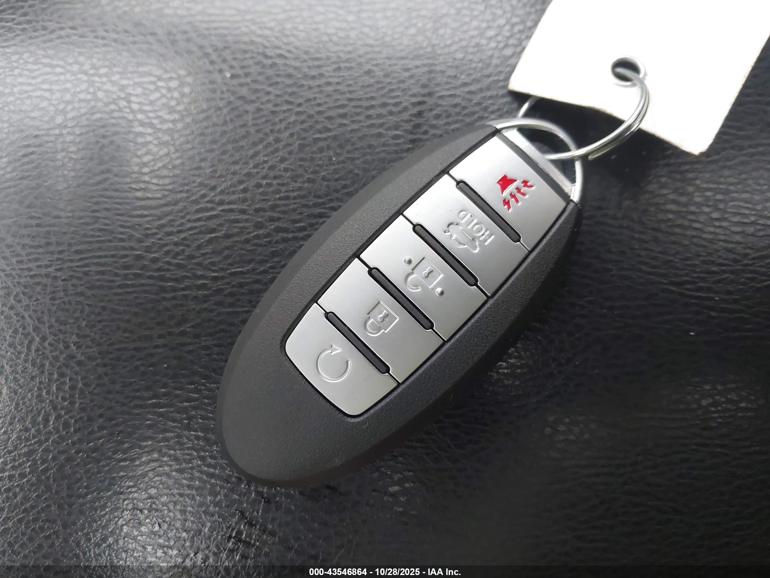 NISSAN ROGUE image 11