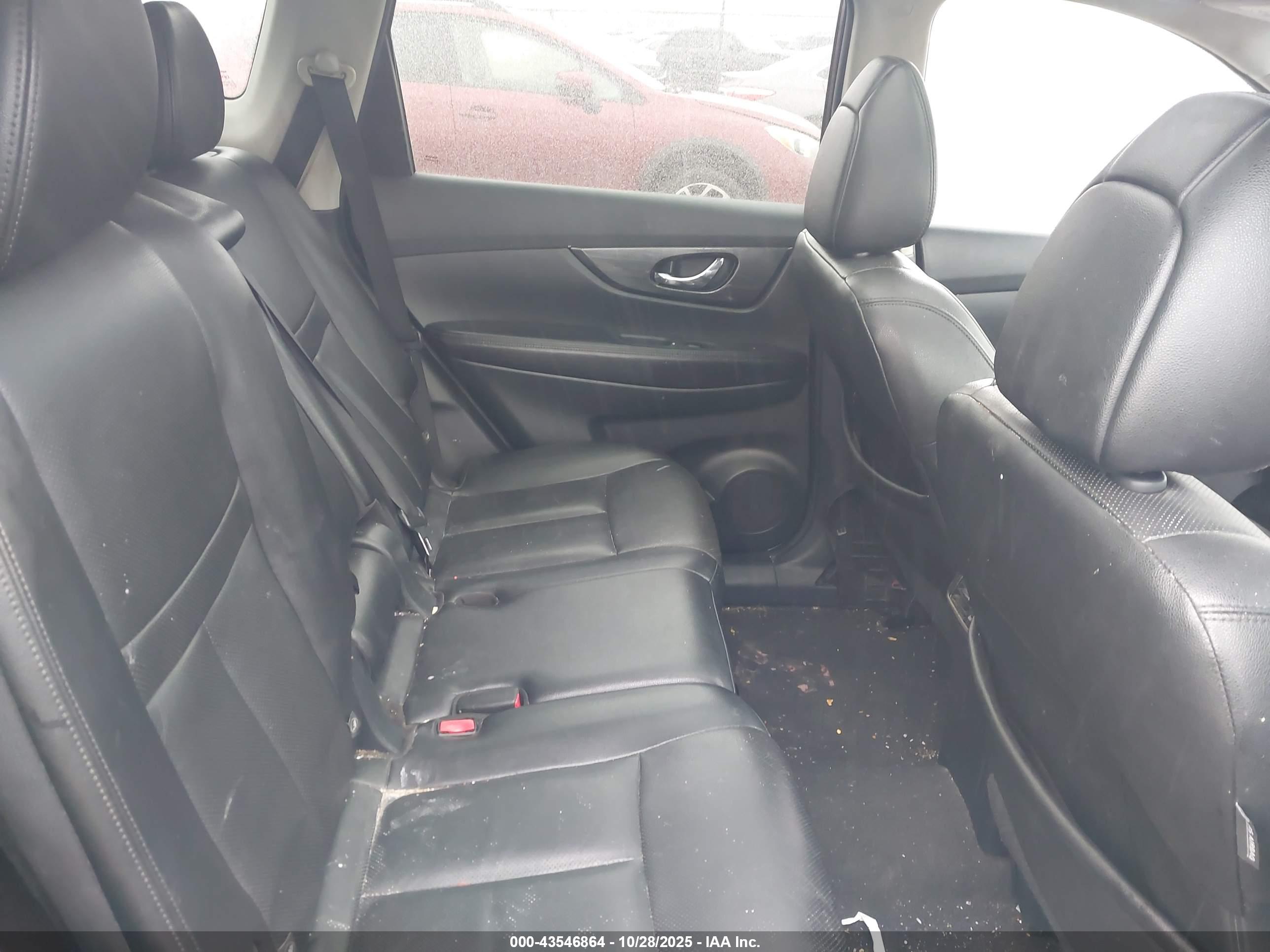 NISSAN ROGUE image 8