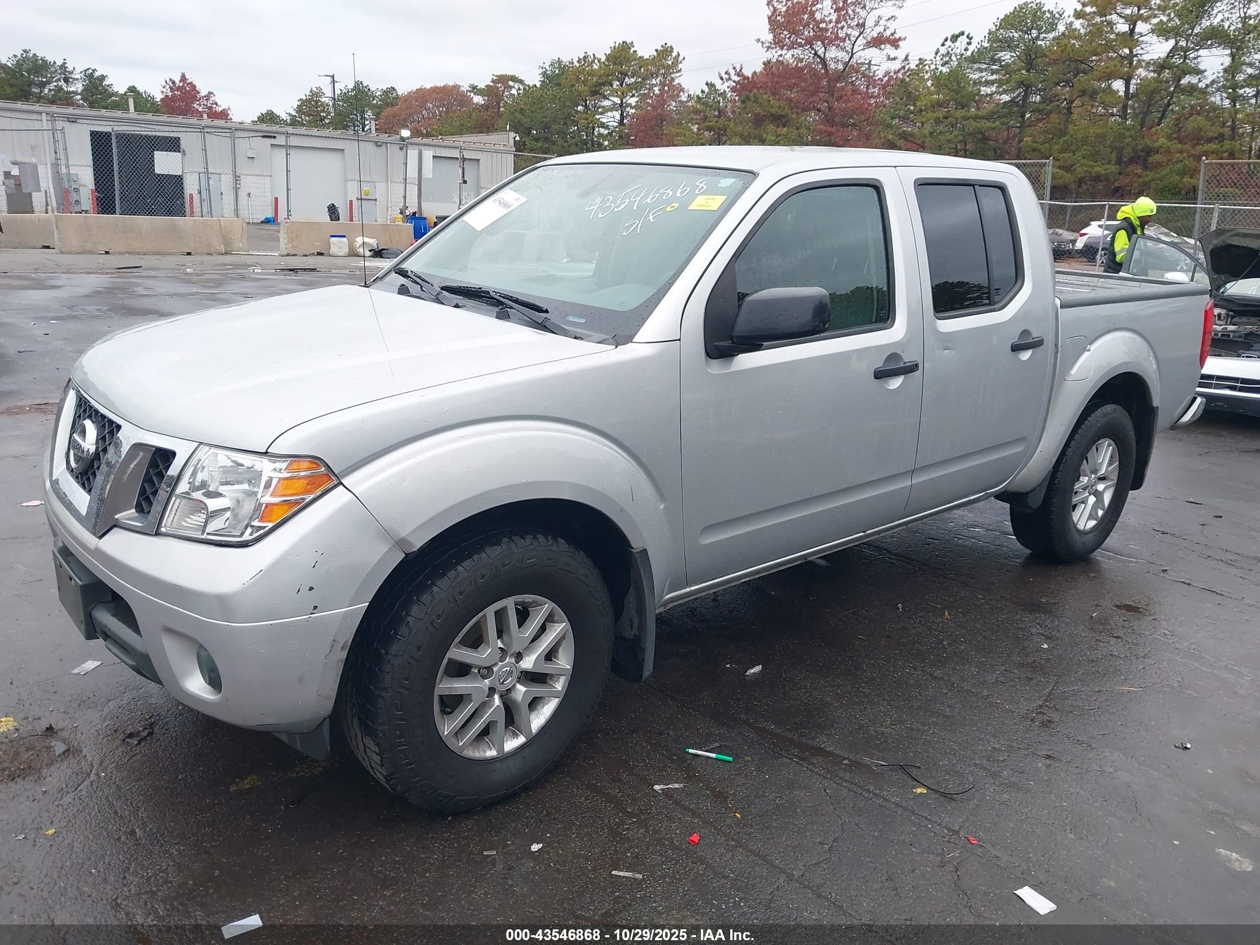 NISSAN FRONTIER image 2