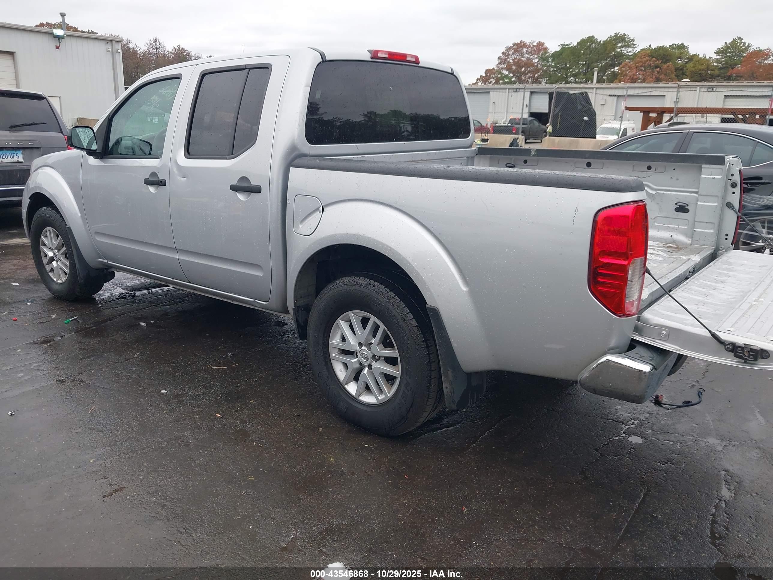 NISSAN FRONTIER image 3