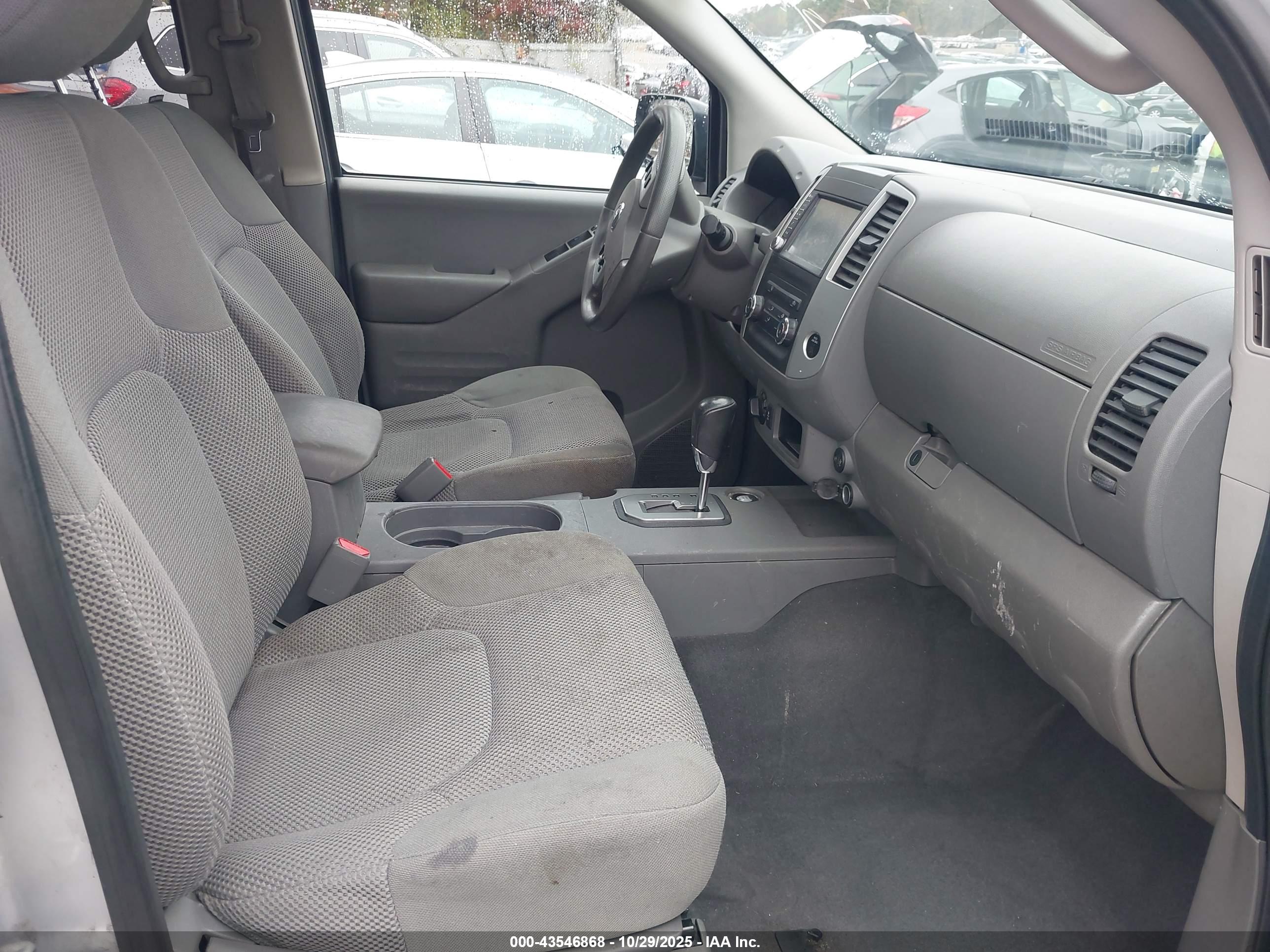 NISSAN FRONTIER image 5