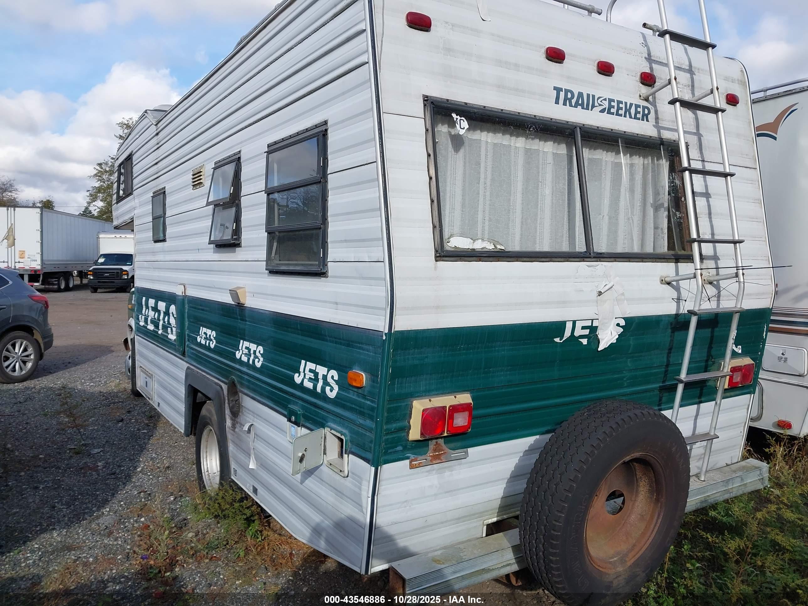 FORD ECONOLINE image 3