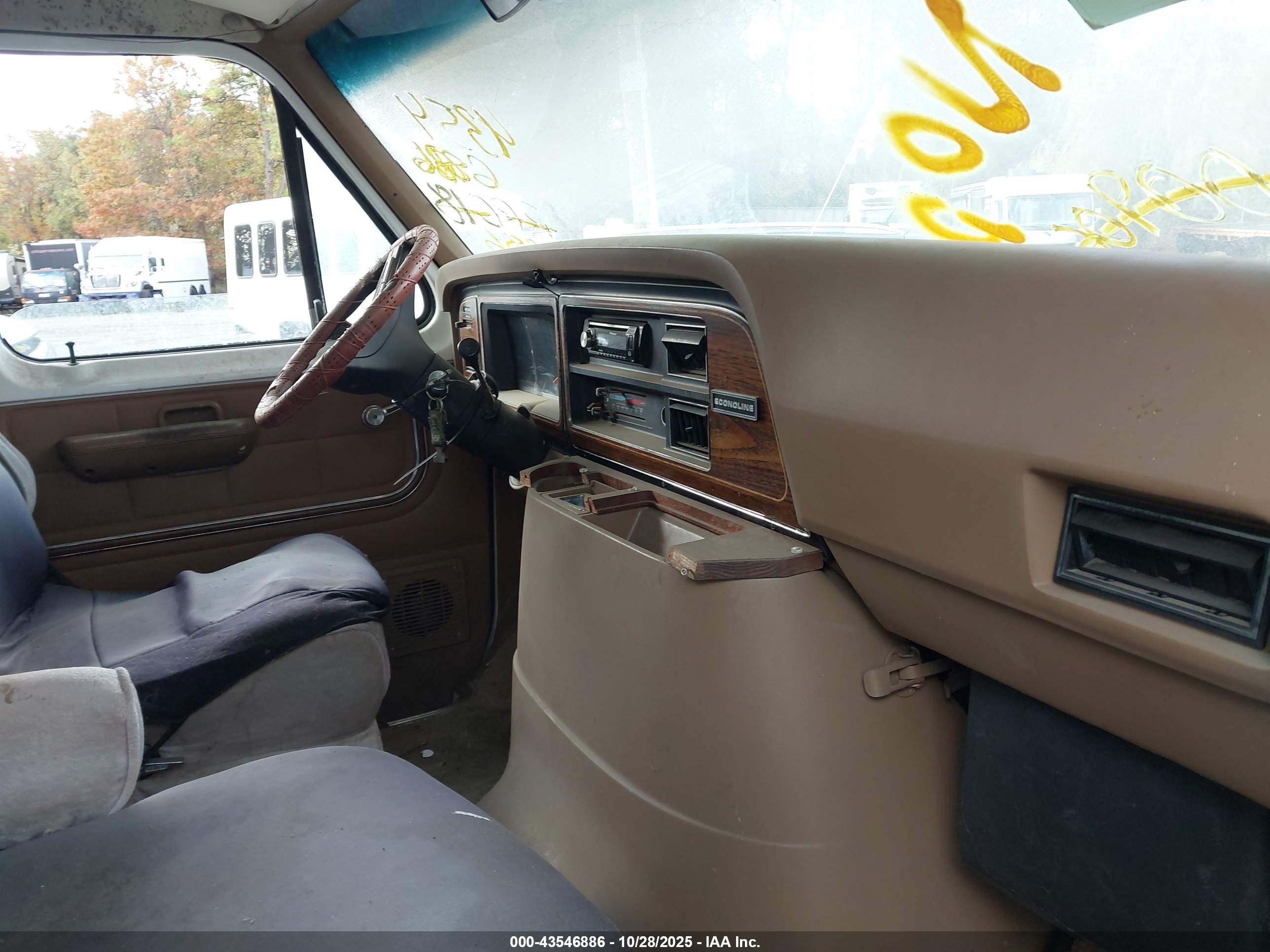 FORD ECONOLINE image 5