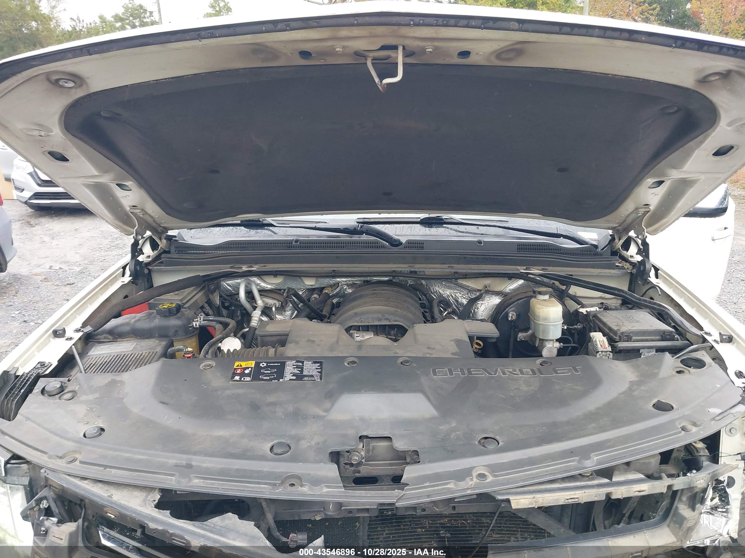 CHEVROLET SUBURBAN image 10