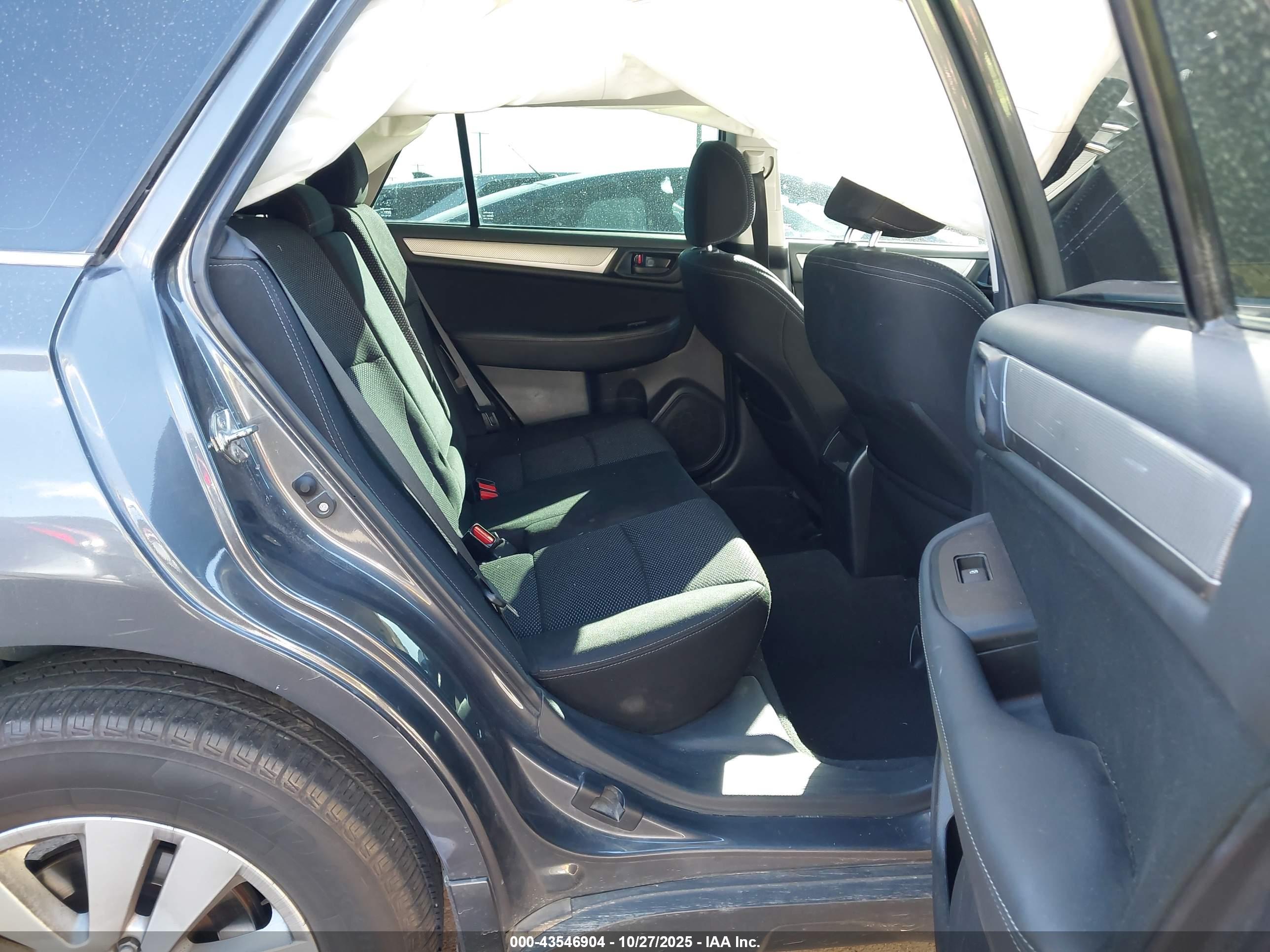 SUBARU OUTBACK image 8
