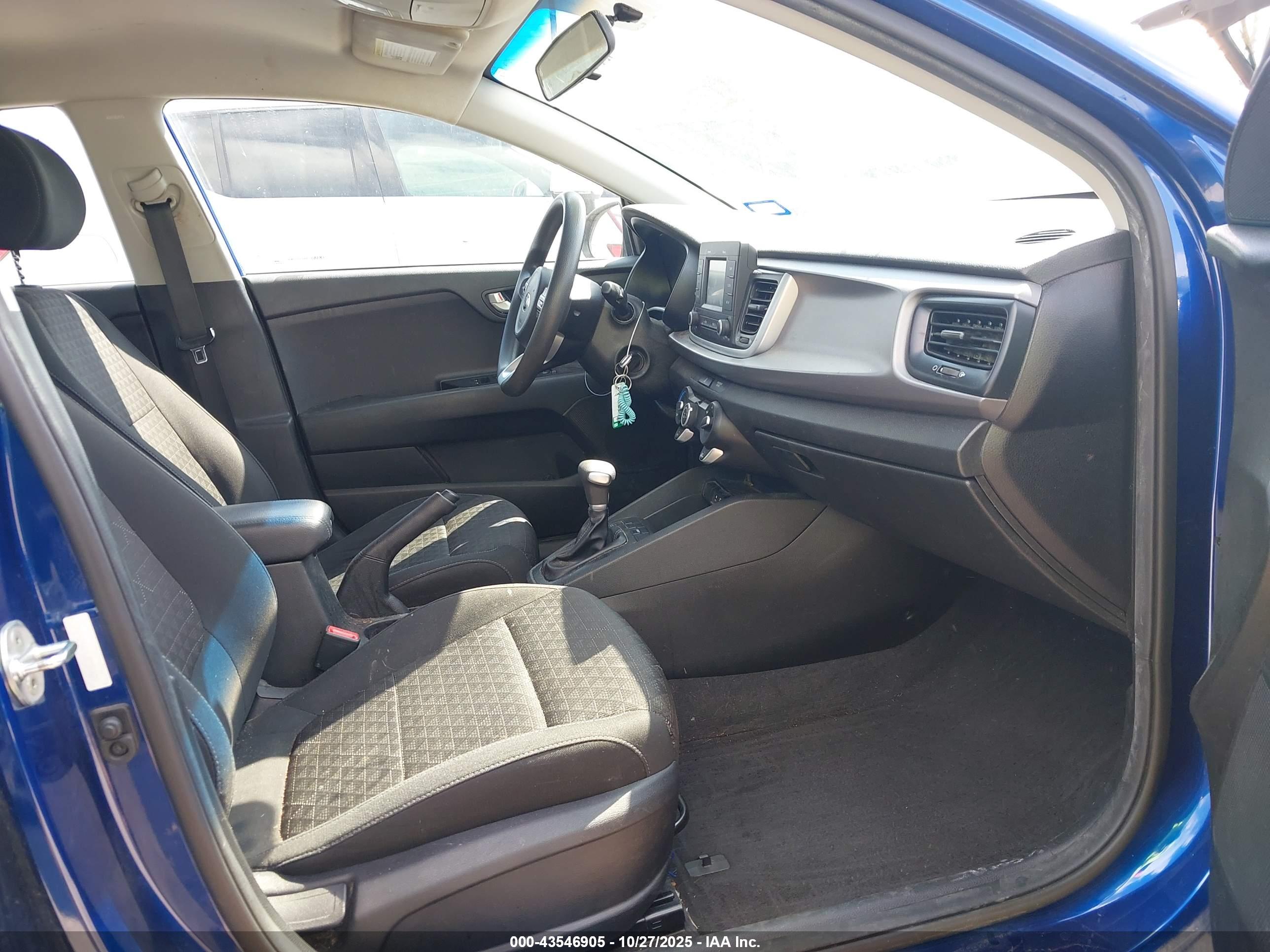 KIA RIO image 5