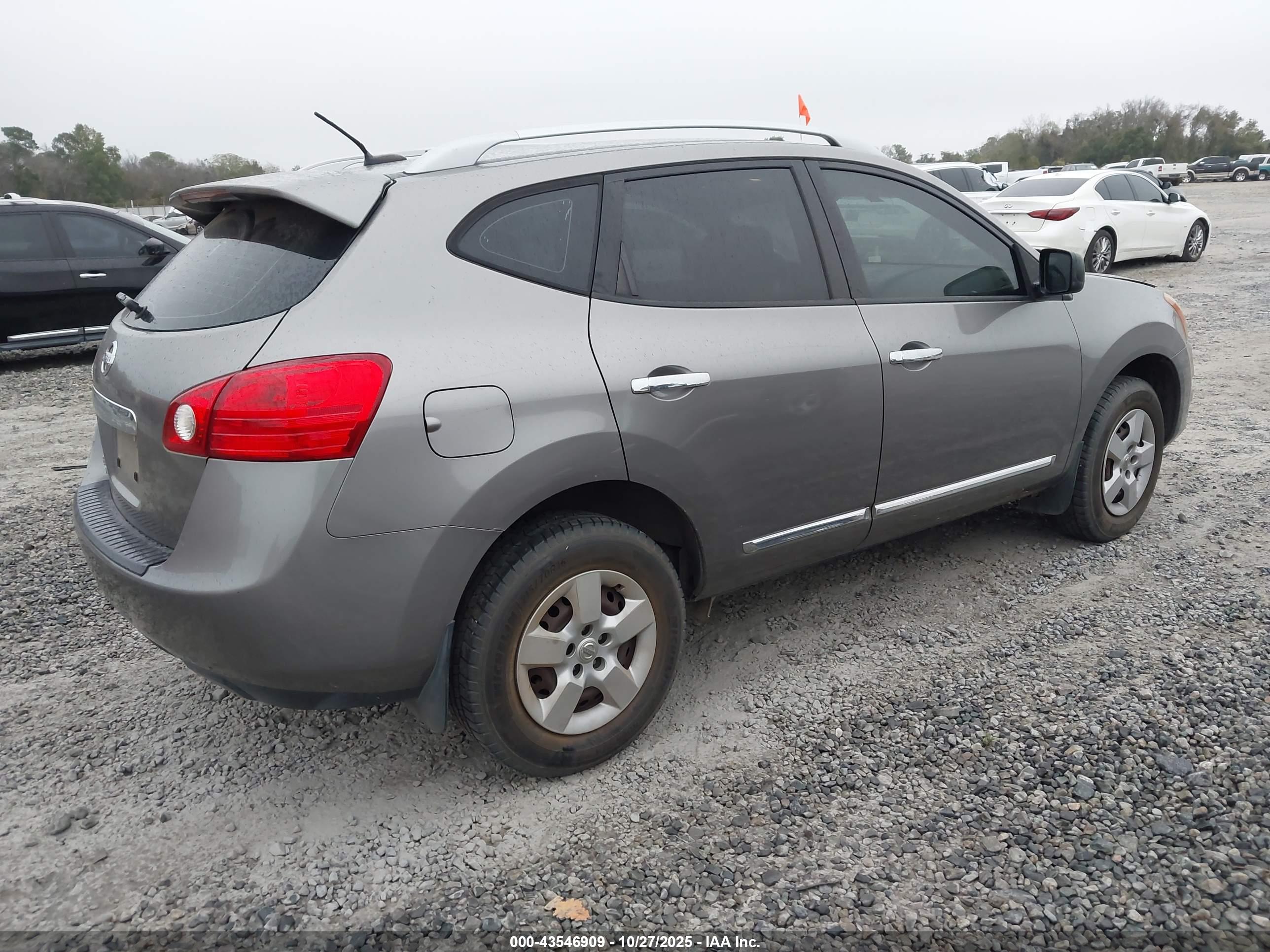 NISSAN ROGUE image 4