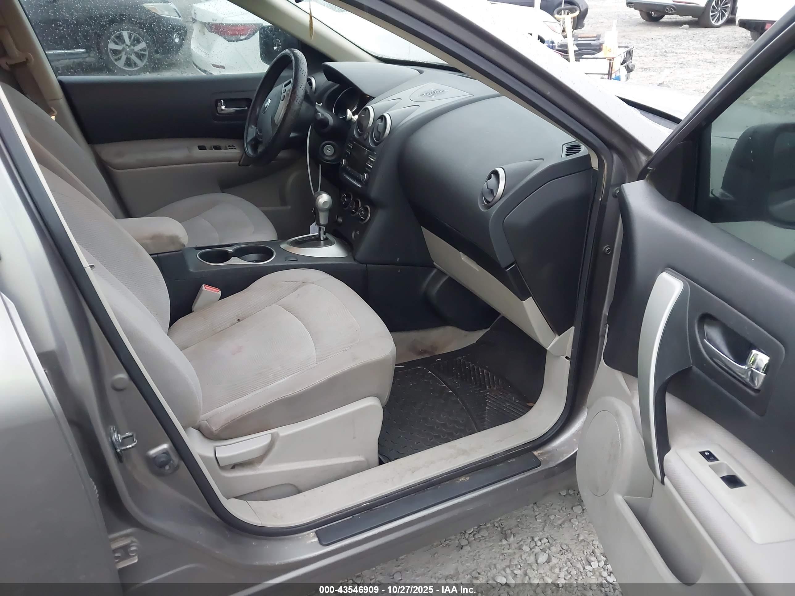 NISSAN ROGUE image 5