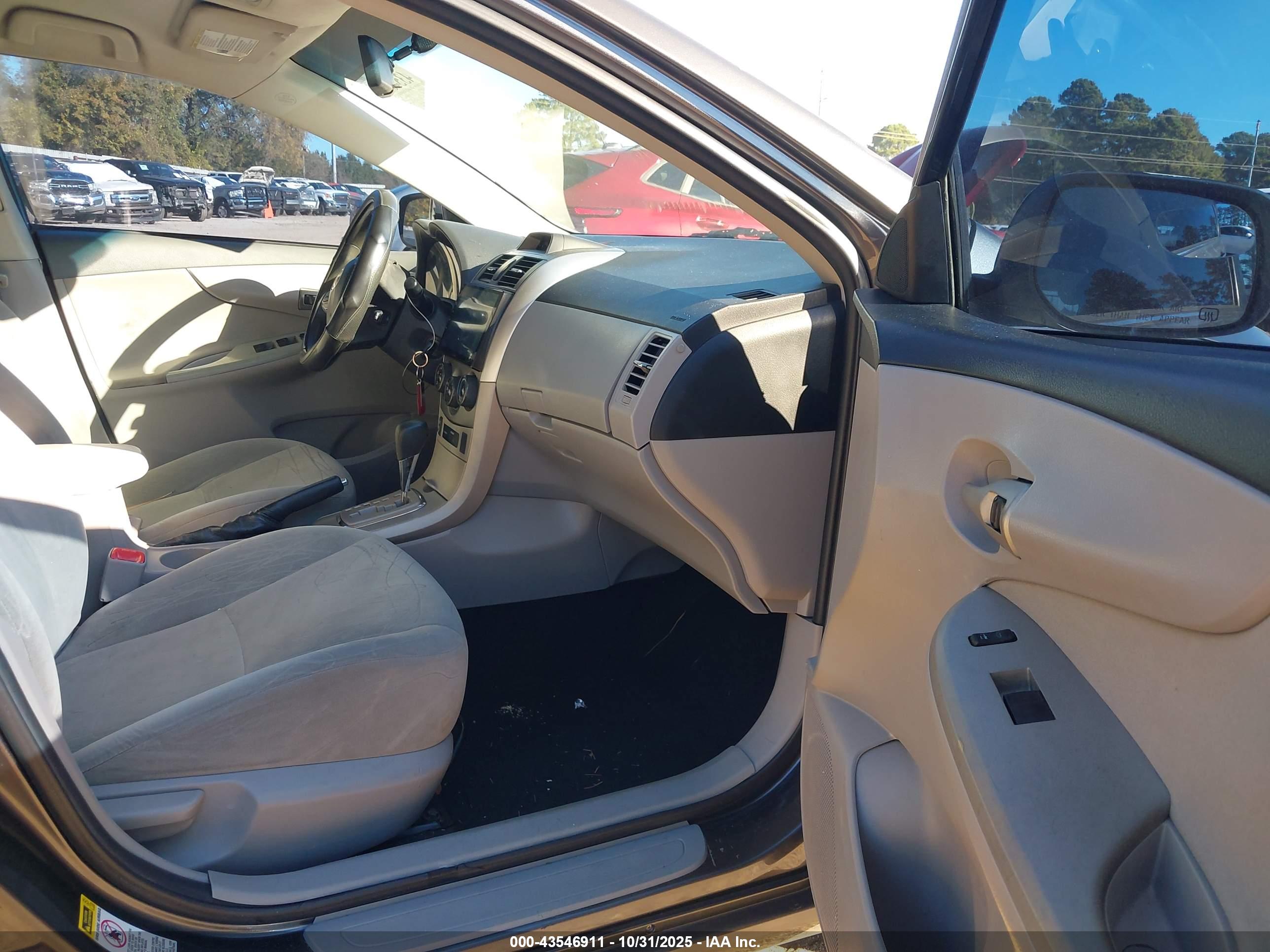 TOYOTA COROLLA image 5