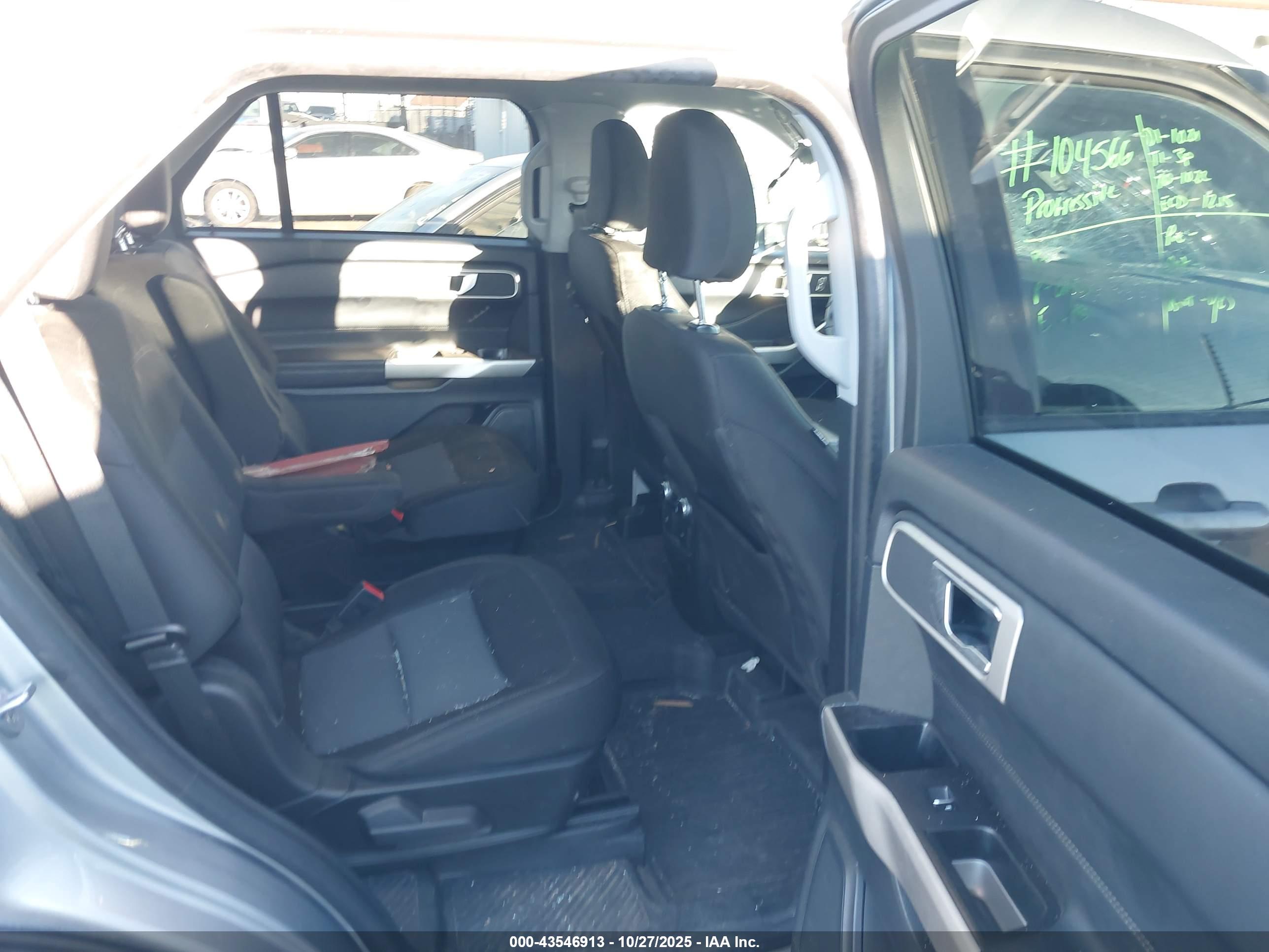 FORD EXPLORER image 8