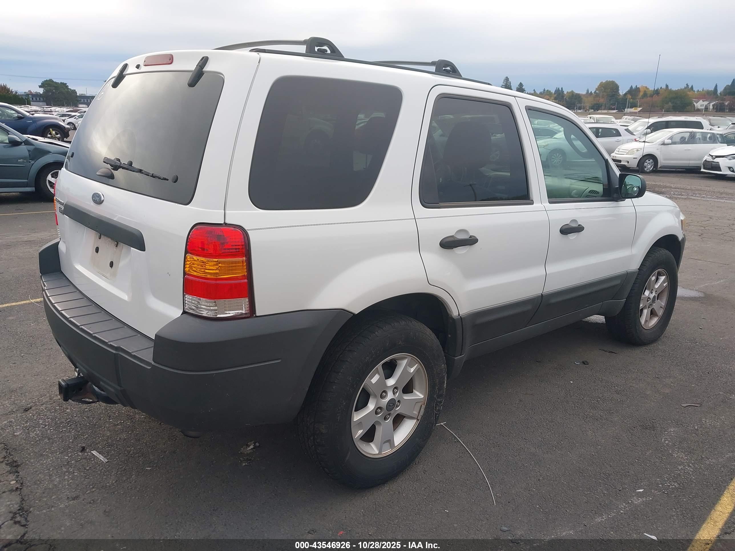 FORD ESCAPE image 4