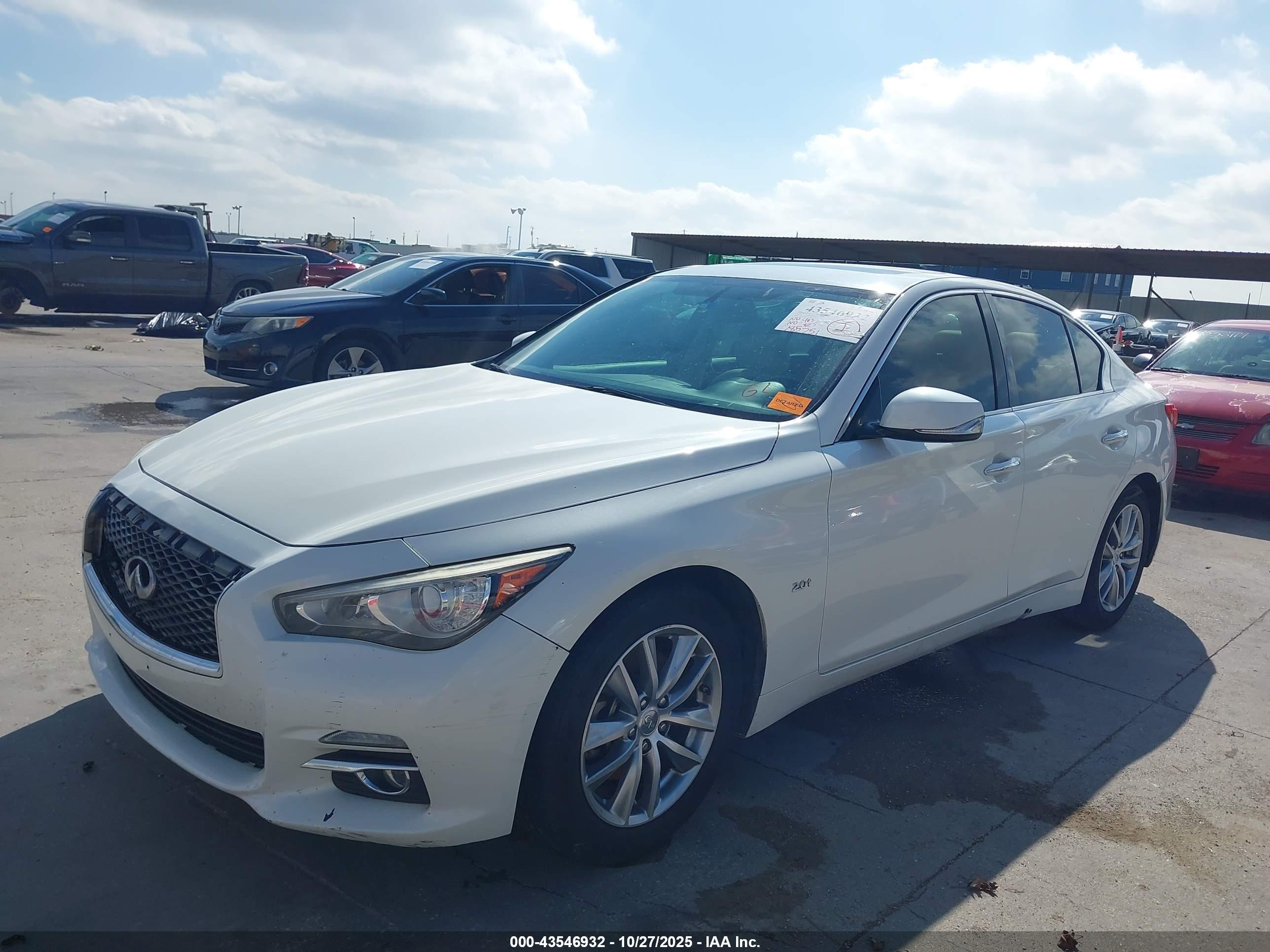 INFINITI Q50 image 2
